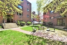 8r Riverside Street # 3 Property Photo 14