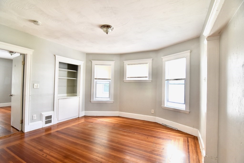 42 Colonial Ave # 2 Property Photo 1