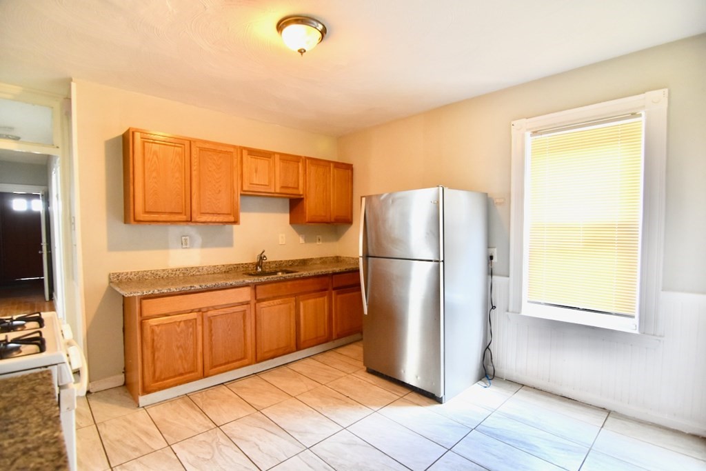 42 Colonial Ave # 2 Property Photo 3