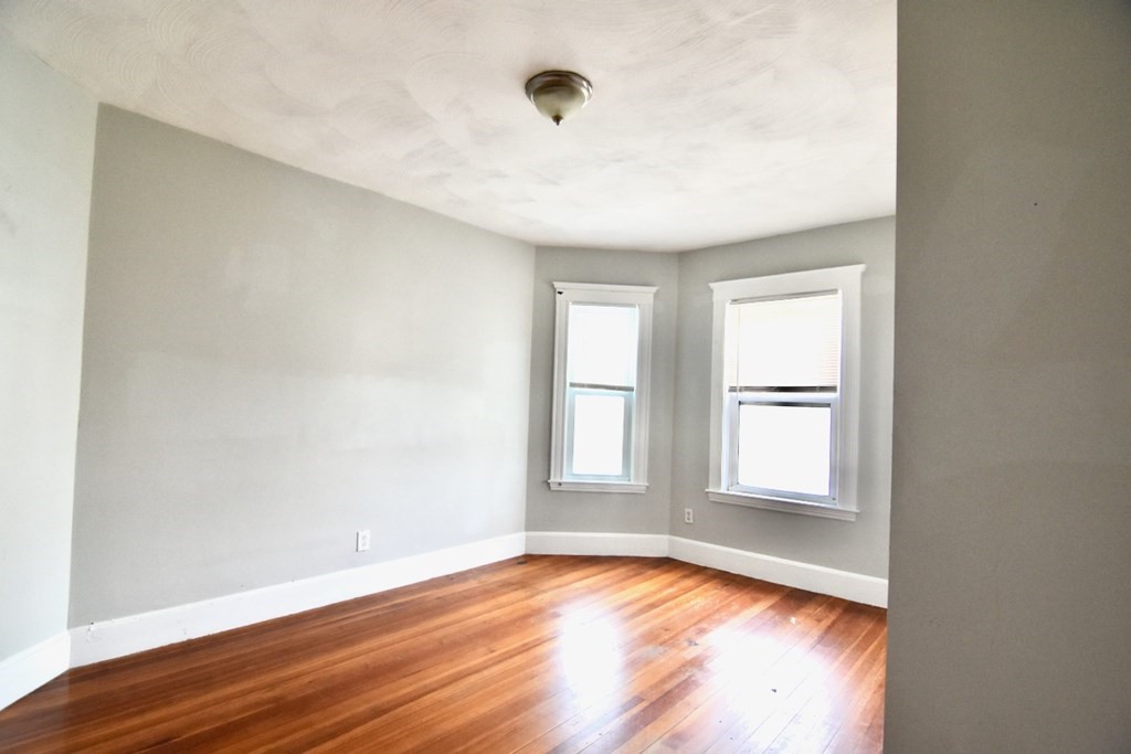 42 Colonial Ave # 2 Property Photo 10