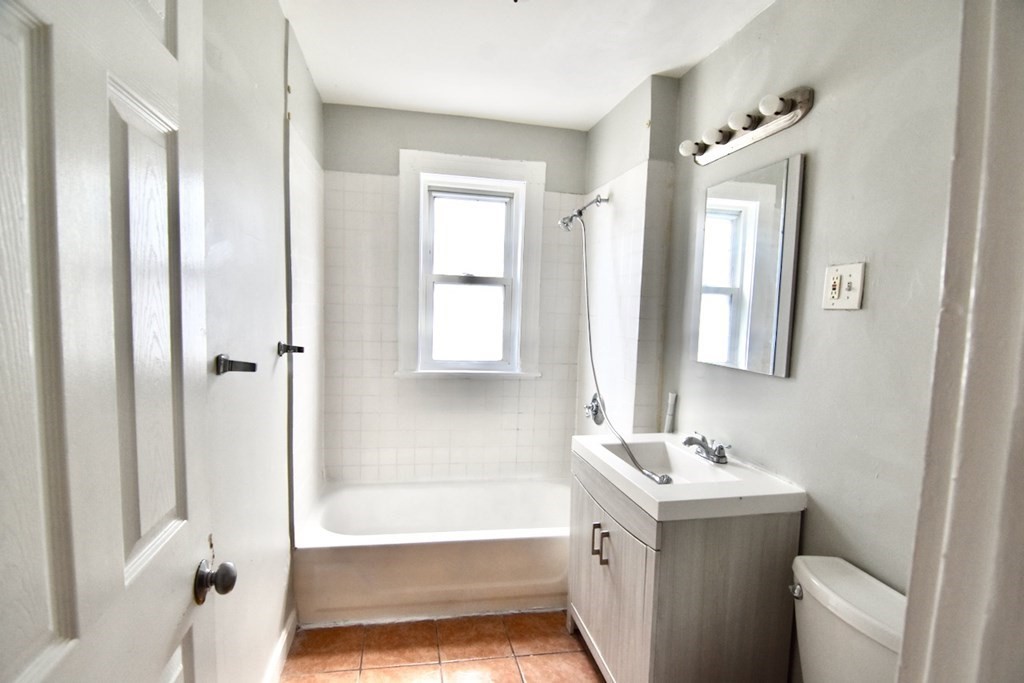 42 Colonial Ave # 2 Property Photo 12