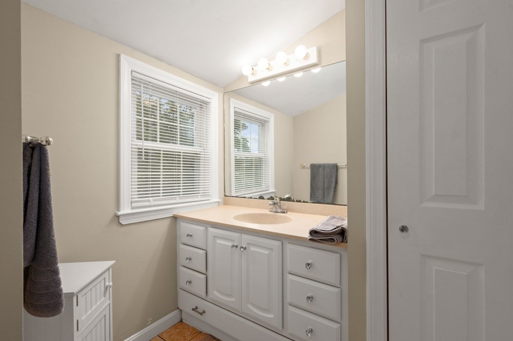 128 Collins St Property Photo 19