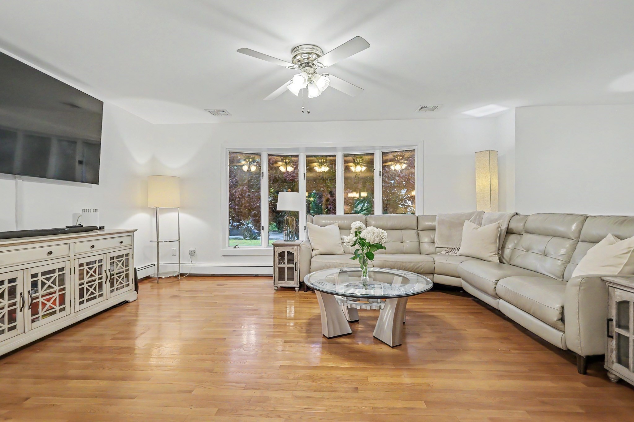 49 Meadowview Rd Property Photo 6