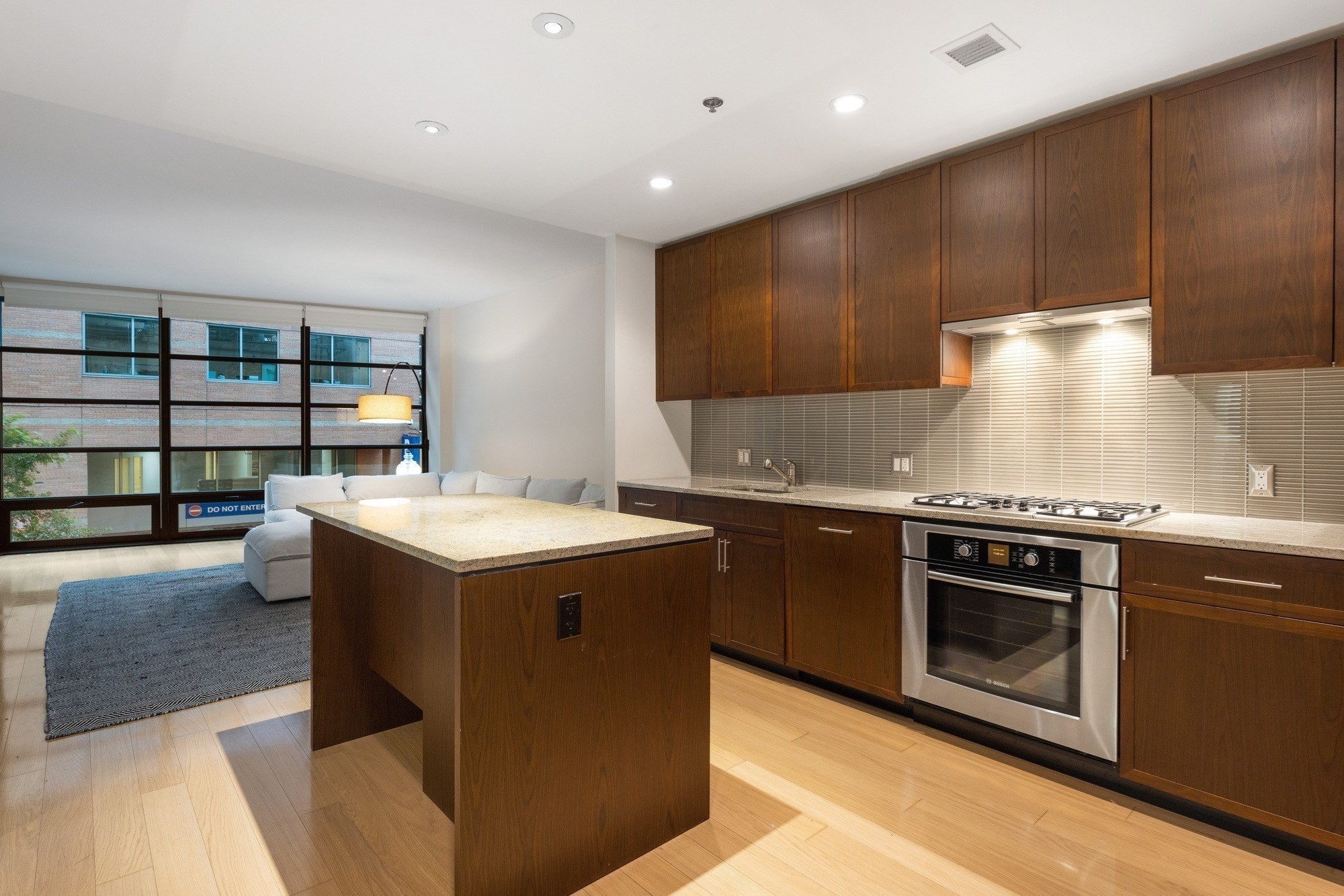 580 Washington # 204 Property Photo 2