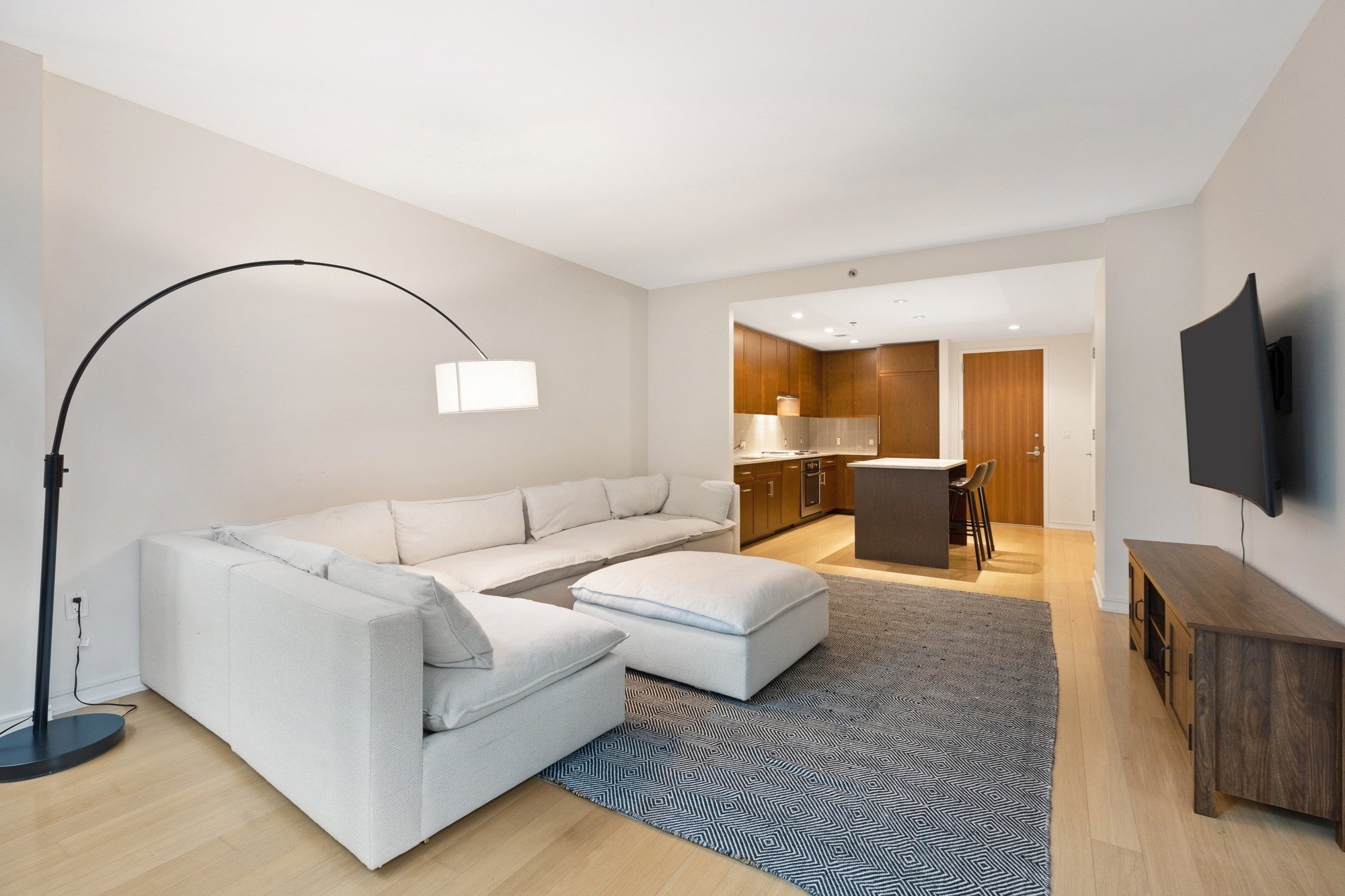 580 Washington # 204 Property Photo 4
