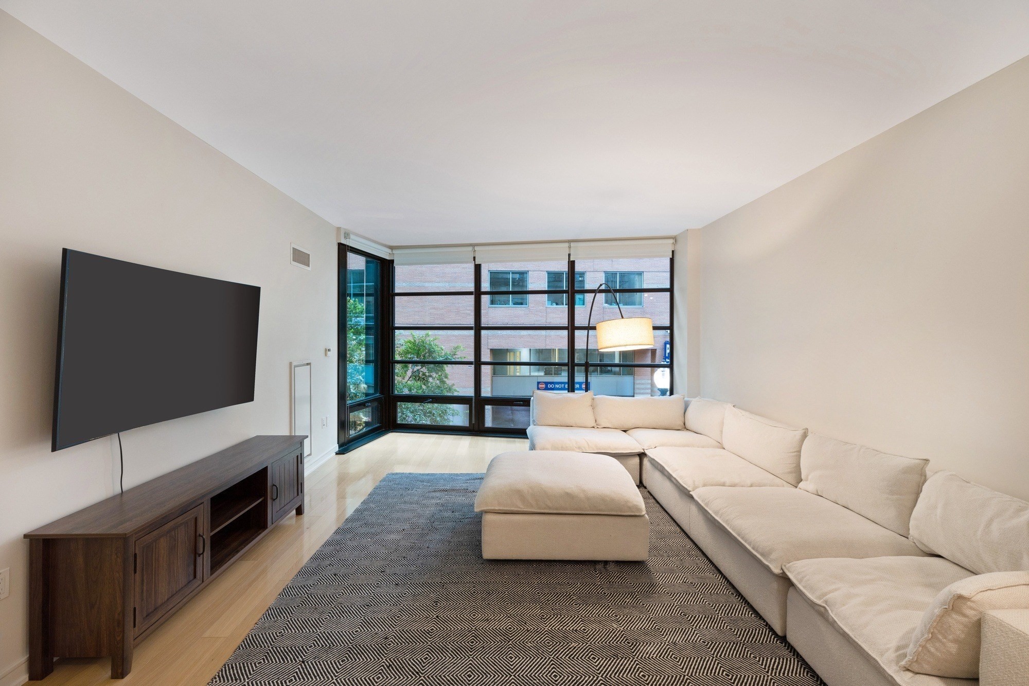 580 Washington # 204 Property Photo 8