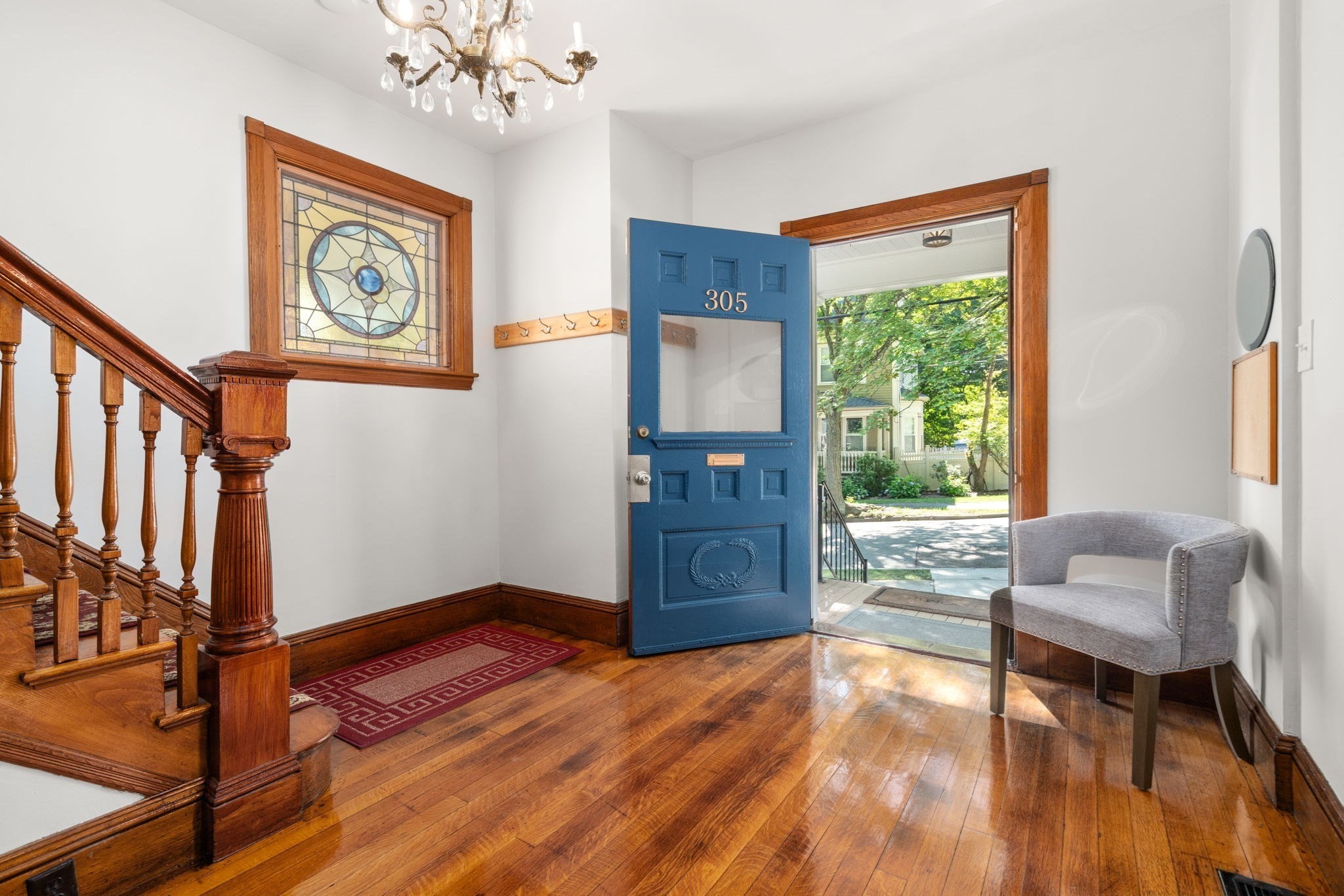 305 Central Street Property Photo 4