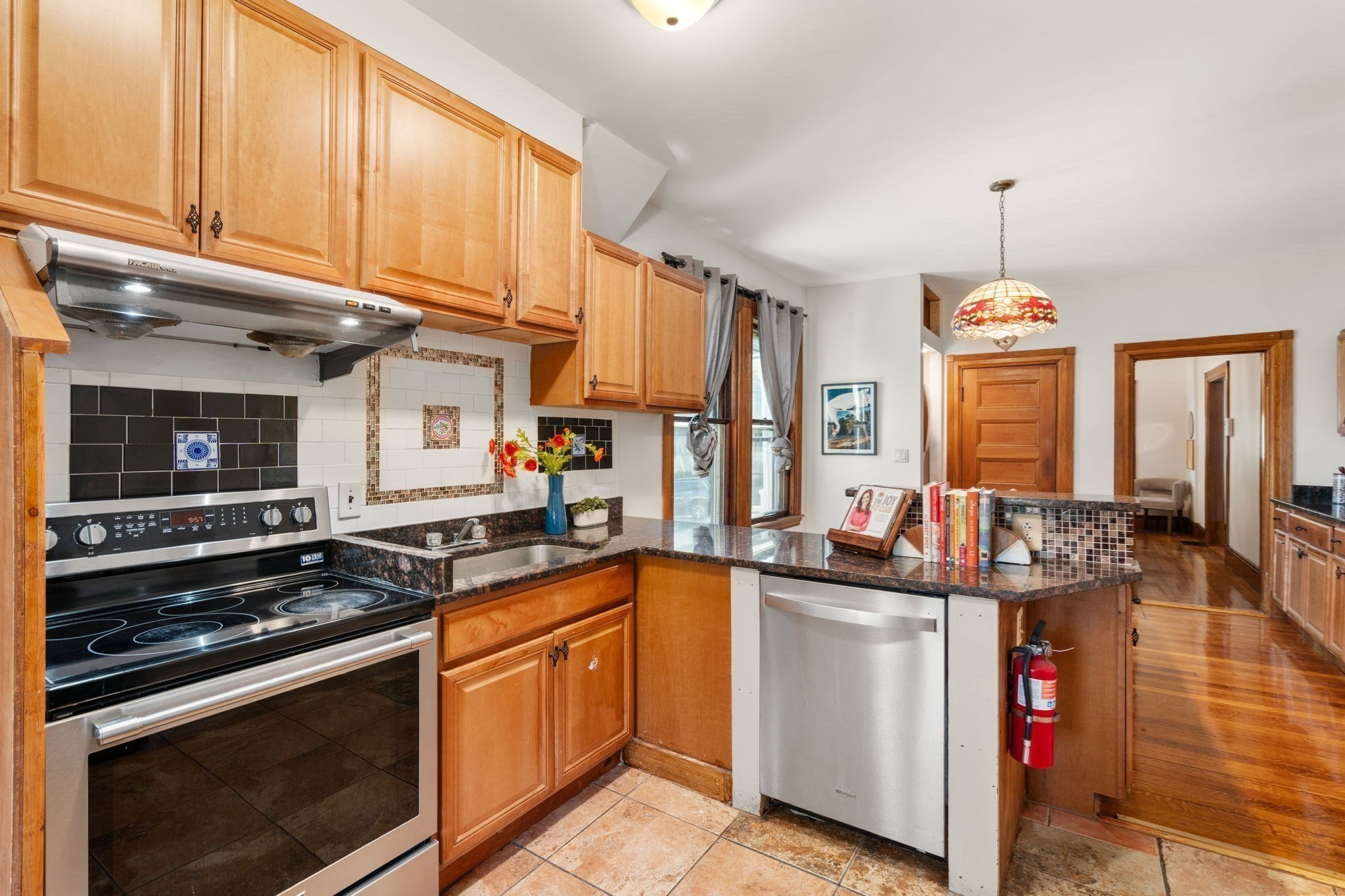 305 Central Street Property Photo 12