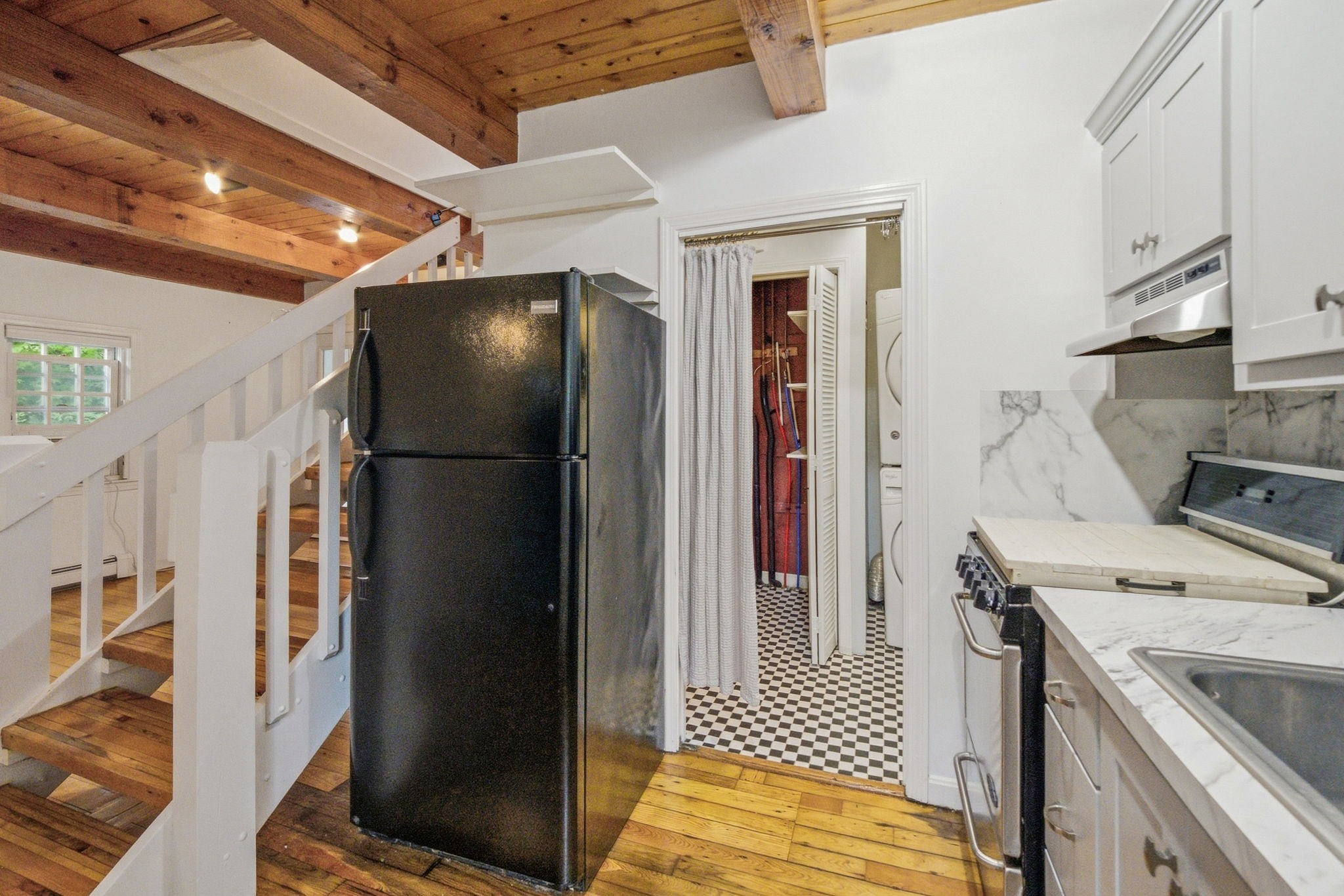 33 School St Property Photo 10