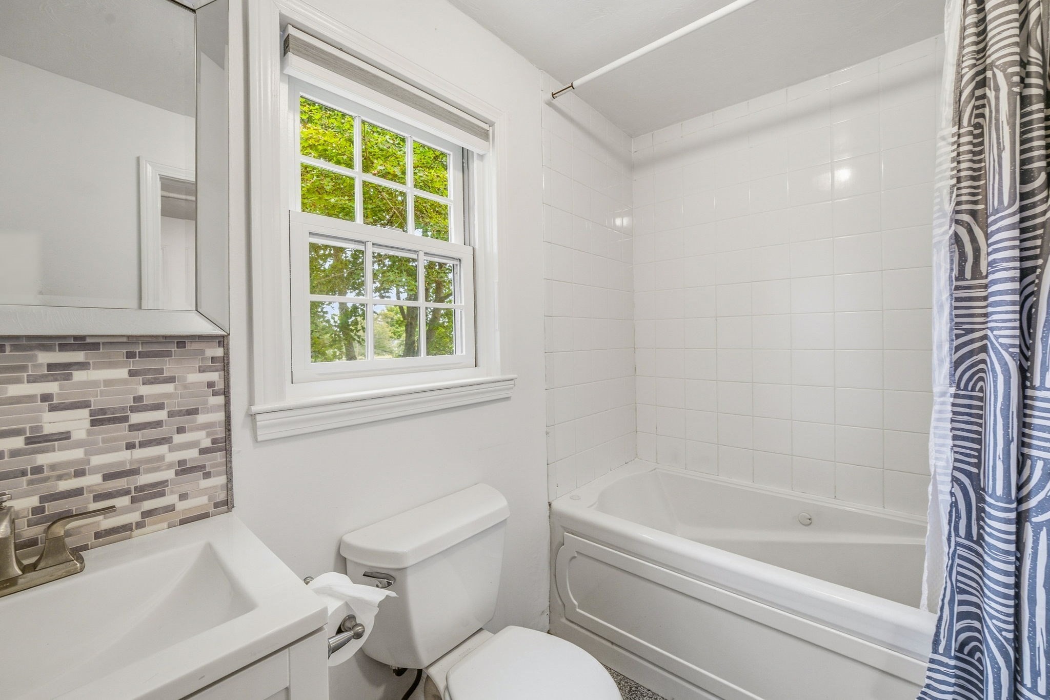 33 School St Property Photo 23