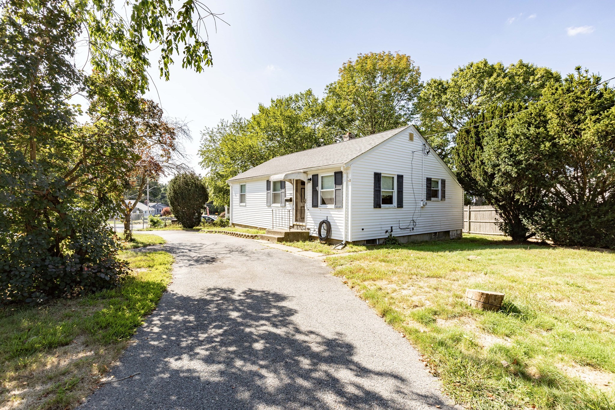 122 Algonquin St Property Photo 4