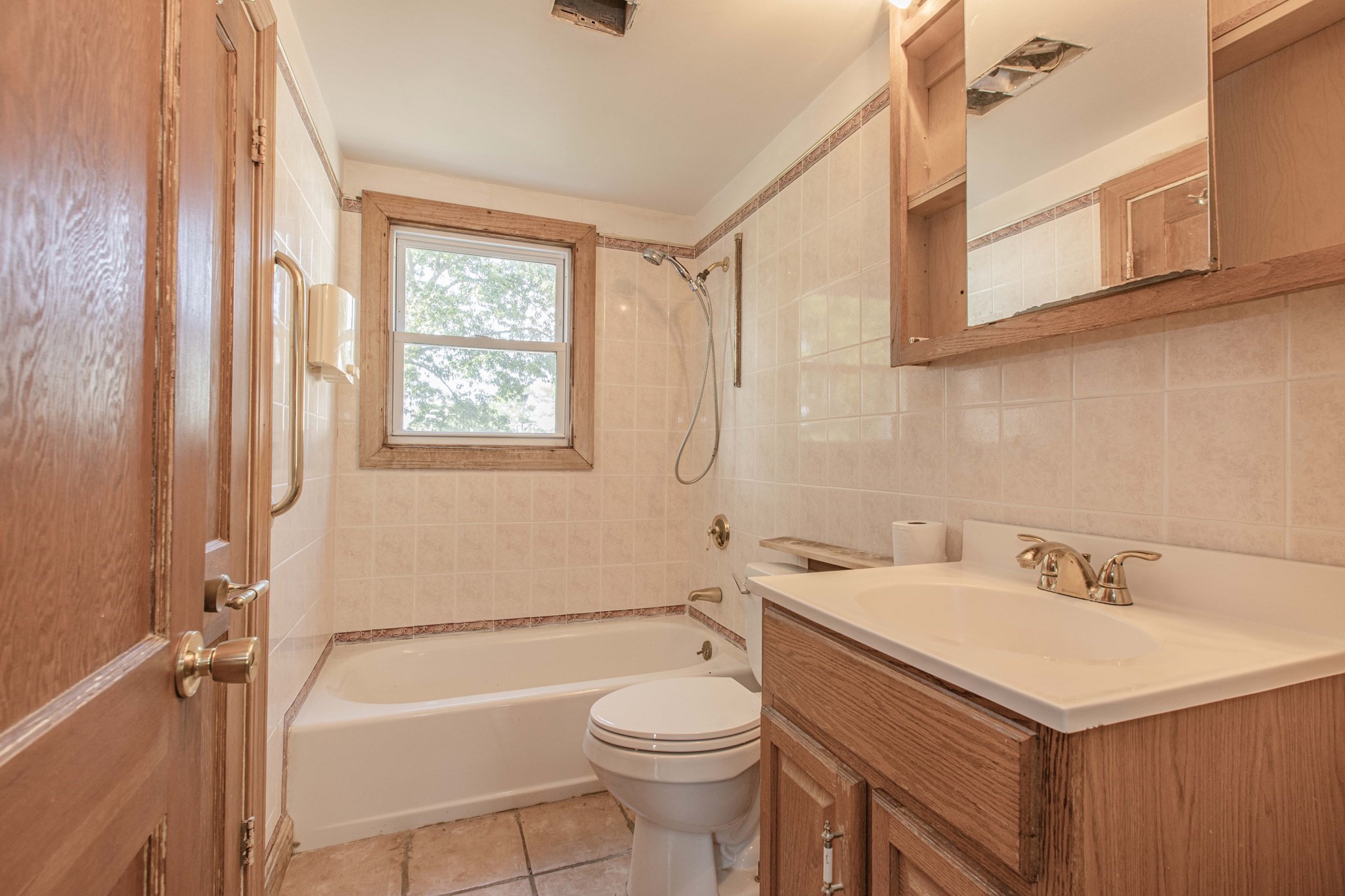 122 Algonquin St Property Photo 15