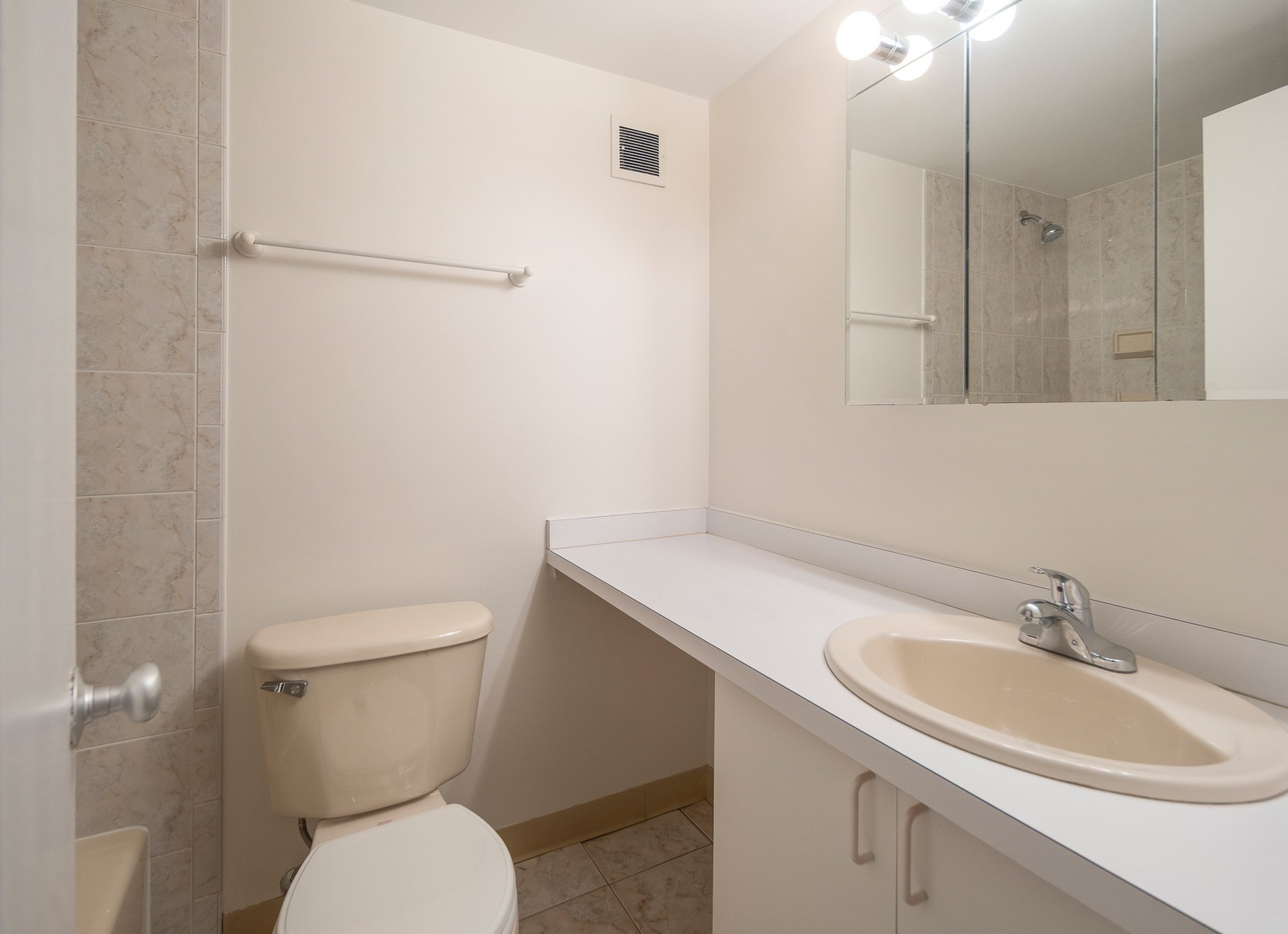 200 Swanton St # T14 Property Photo 14