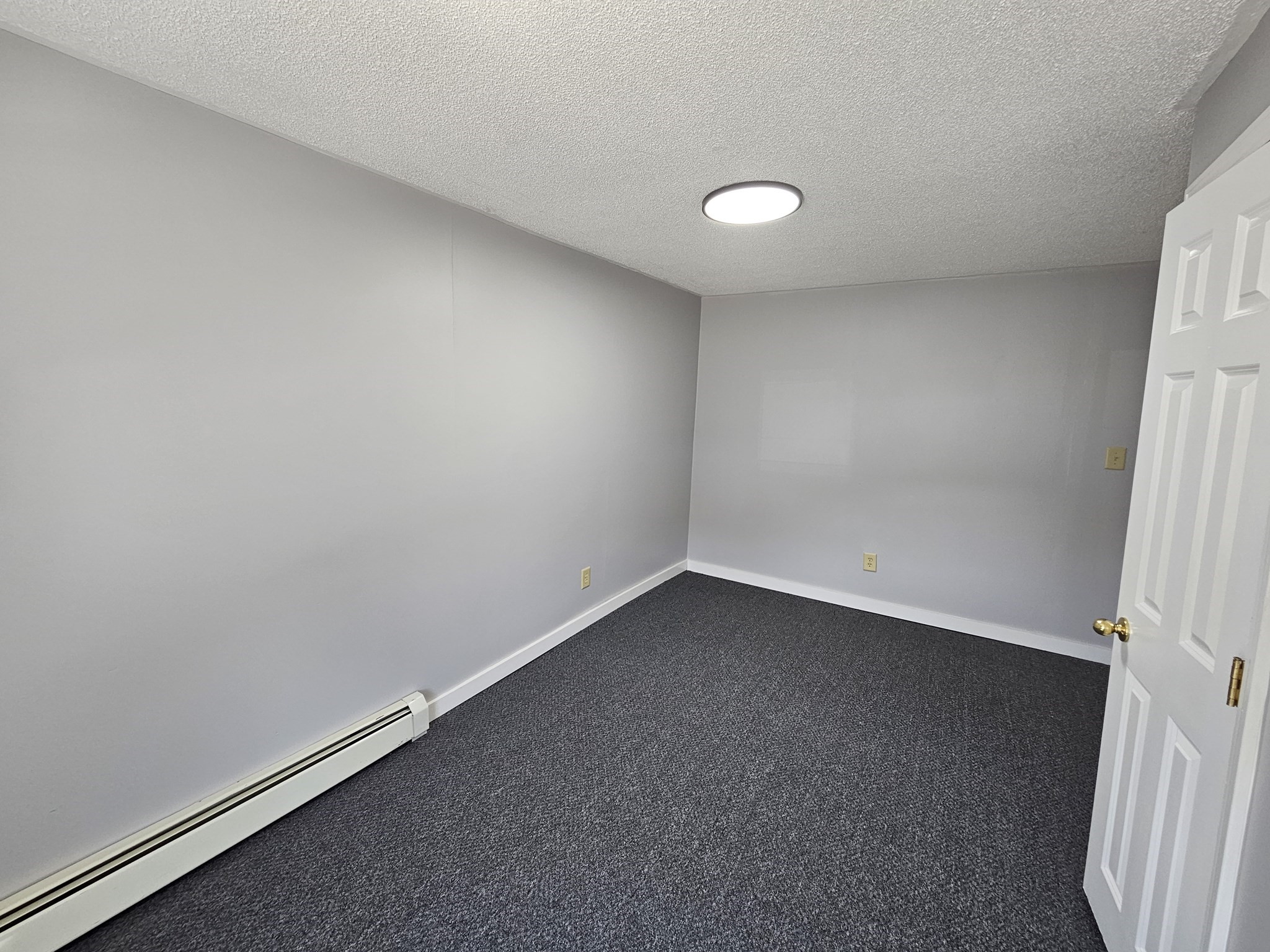 558 East School St Property Photo 14