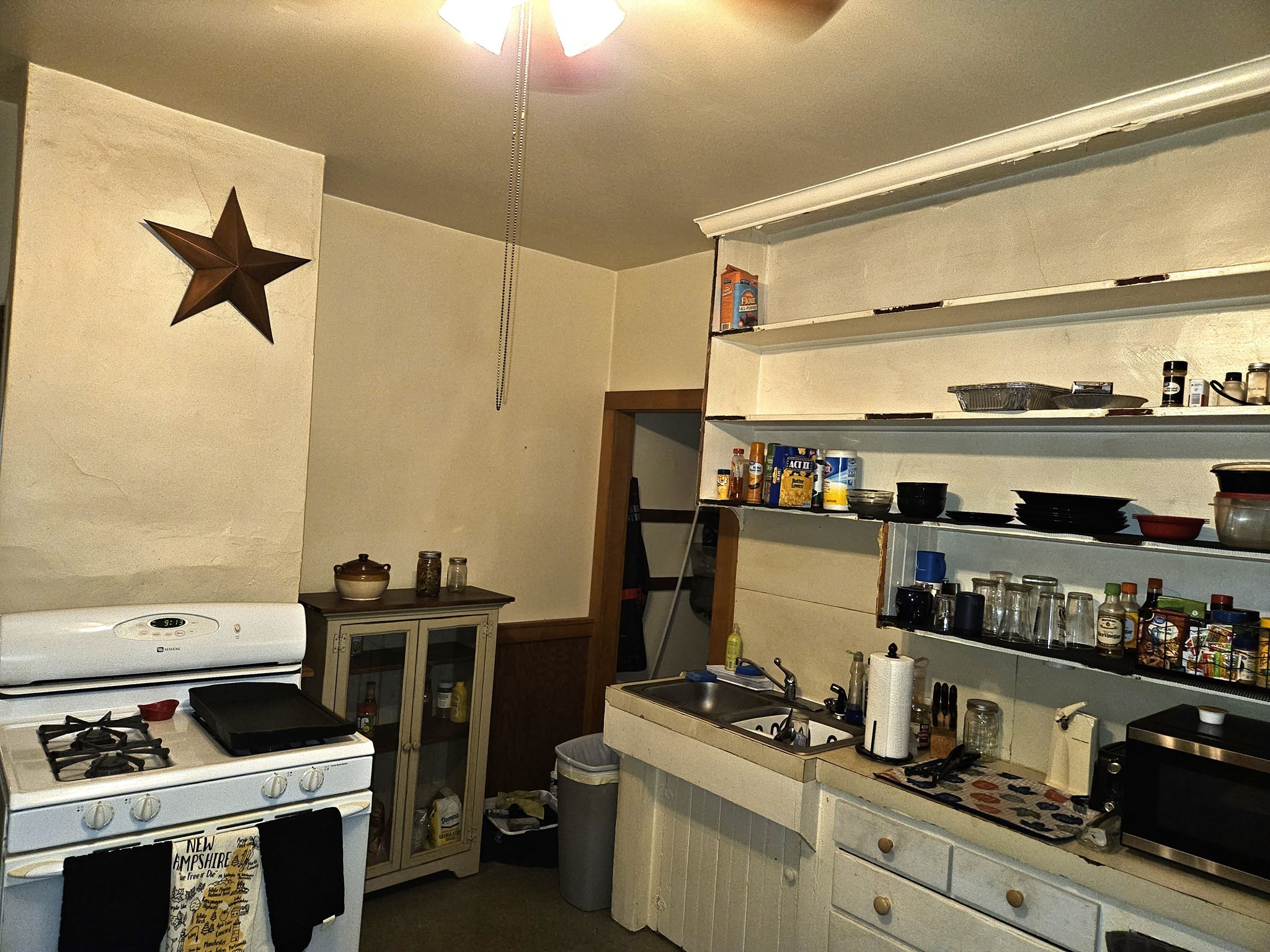 558 East School St Property Photo 27