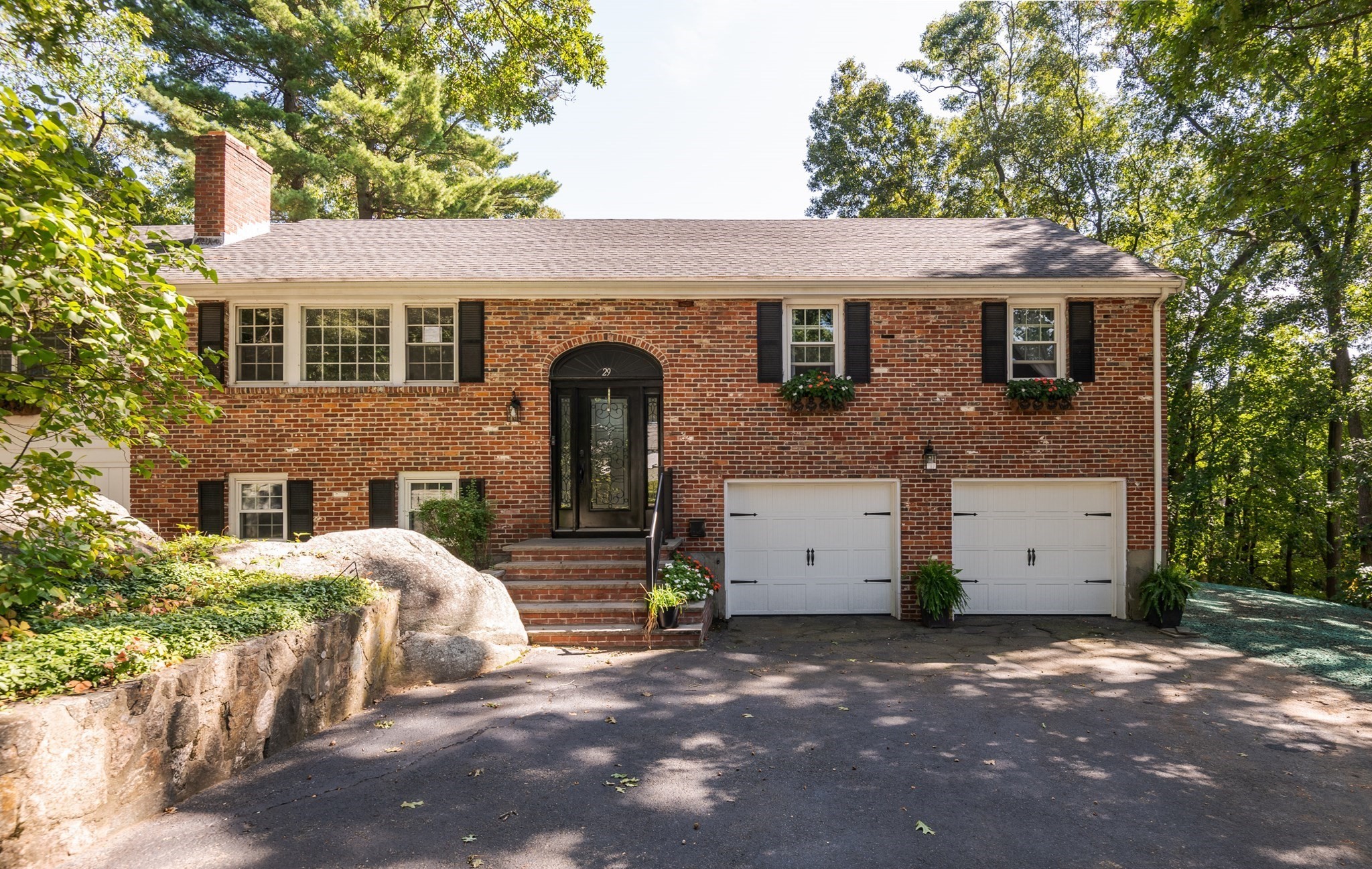 29 Doncaster Circle Property Photo 1