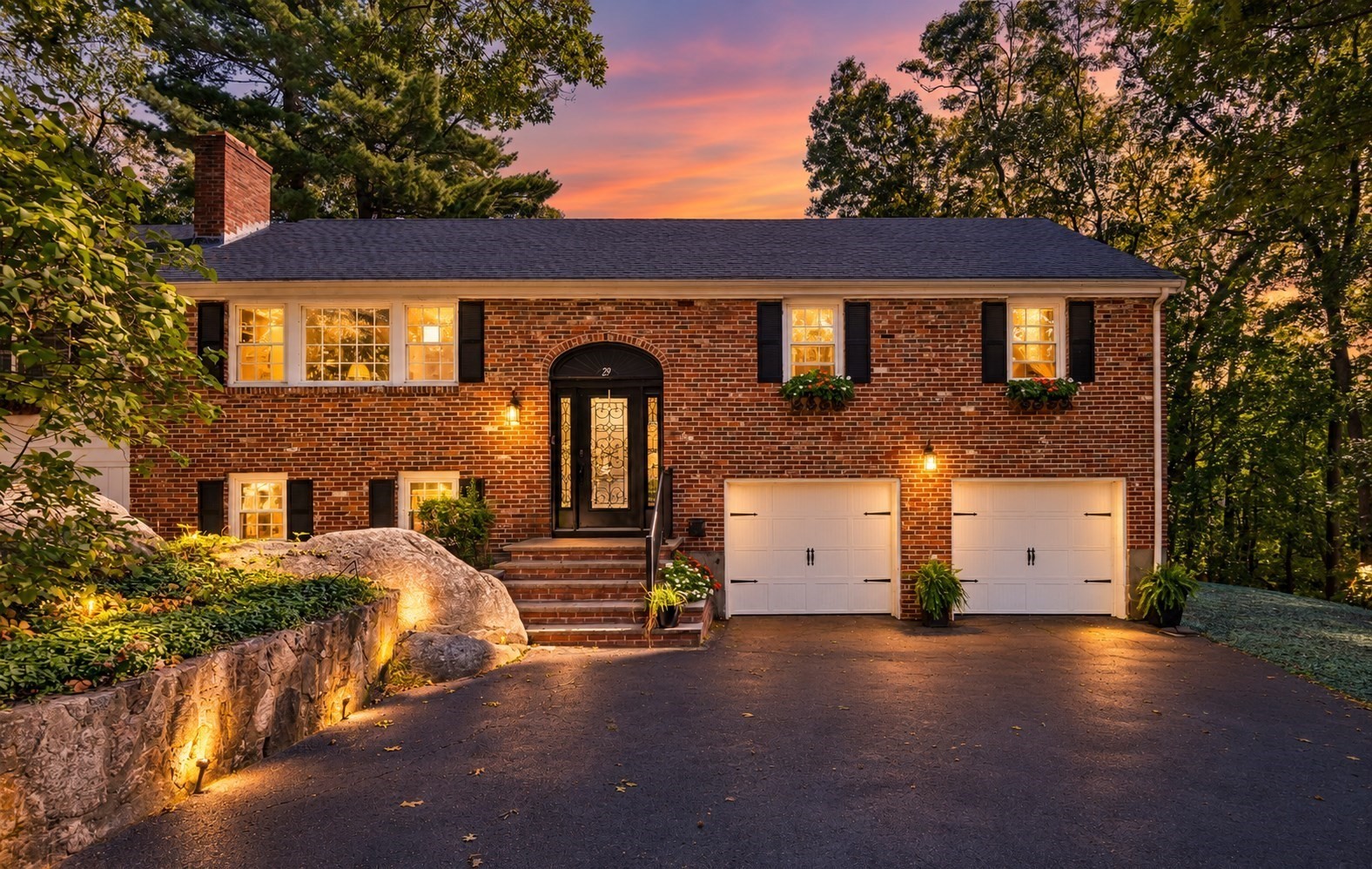 29 Doncaster Circle Property Photo 1