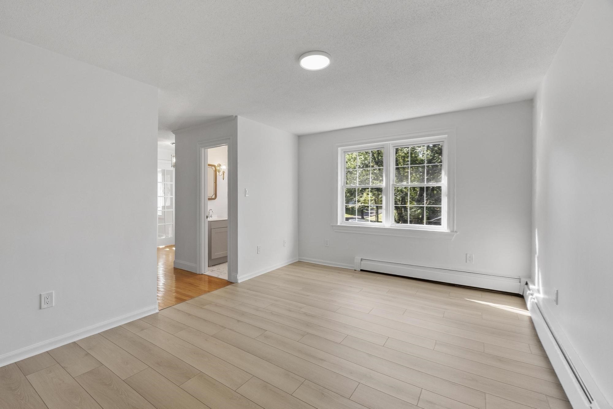41 Riverview Ave Property Photo 9