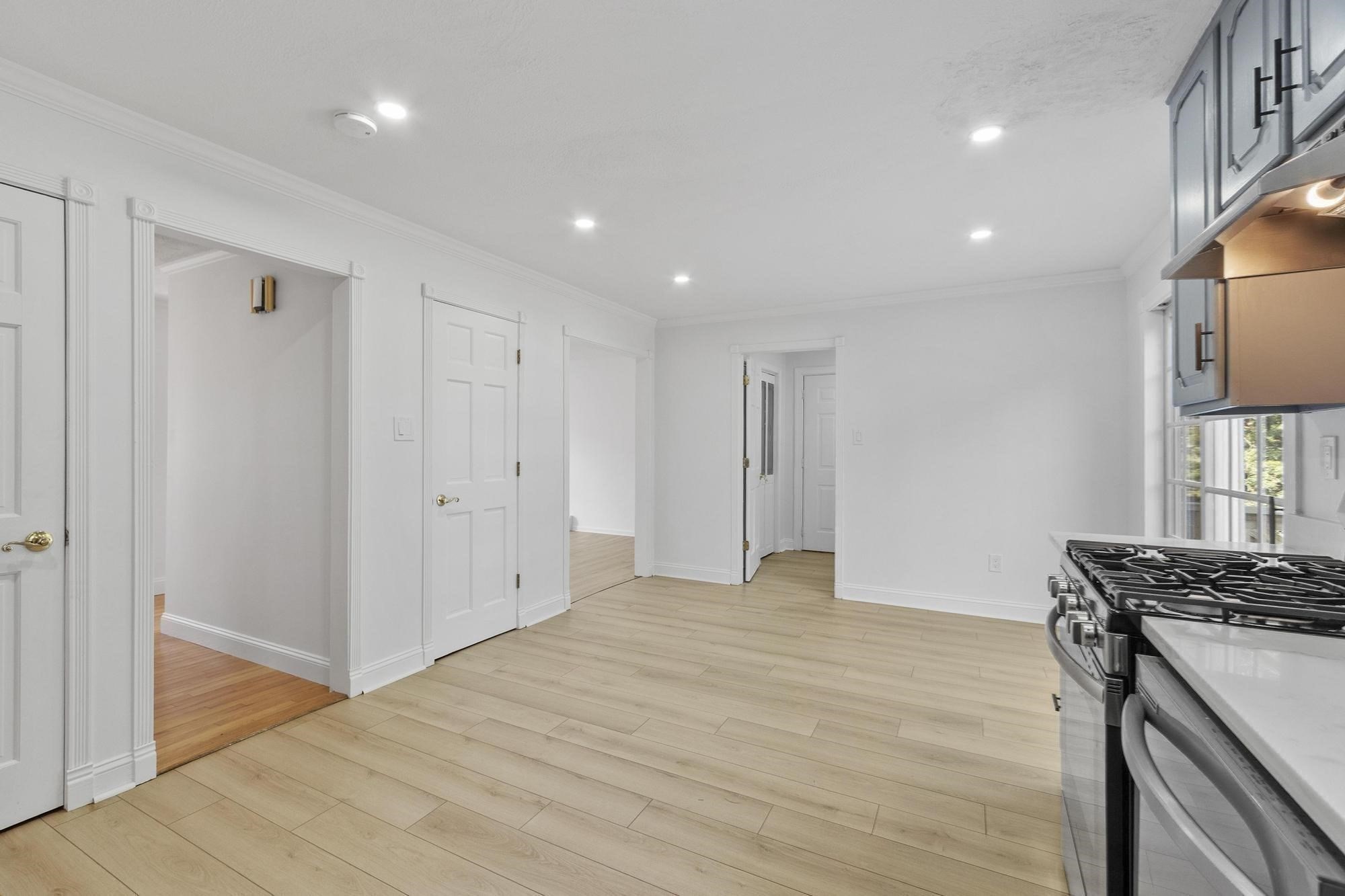 41 Riverview Ave Property Photo 18