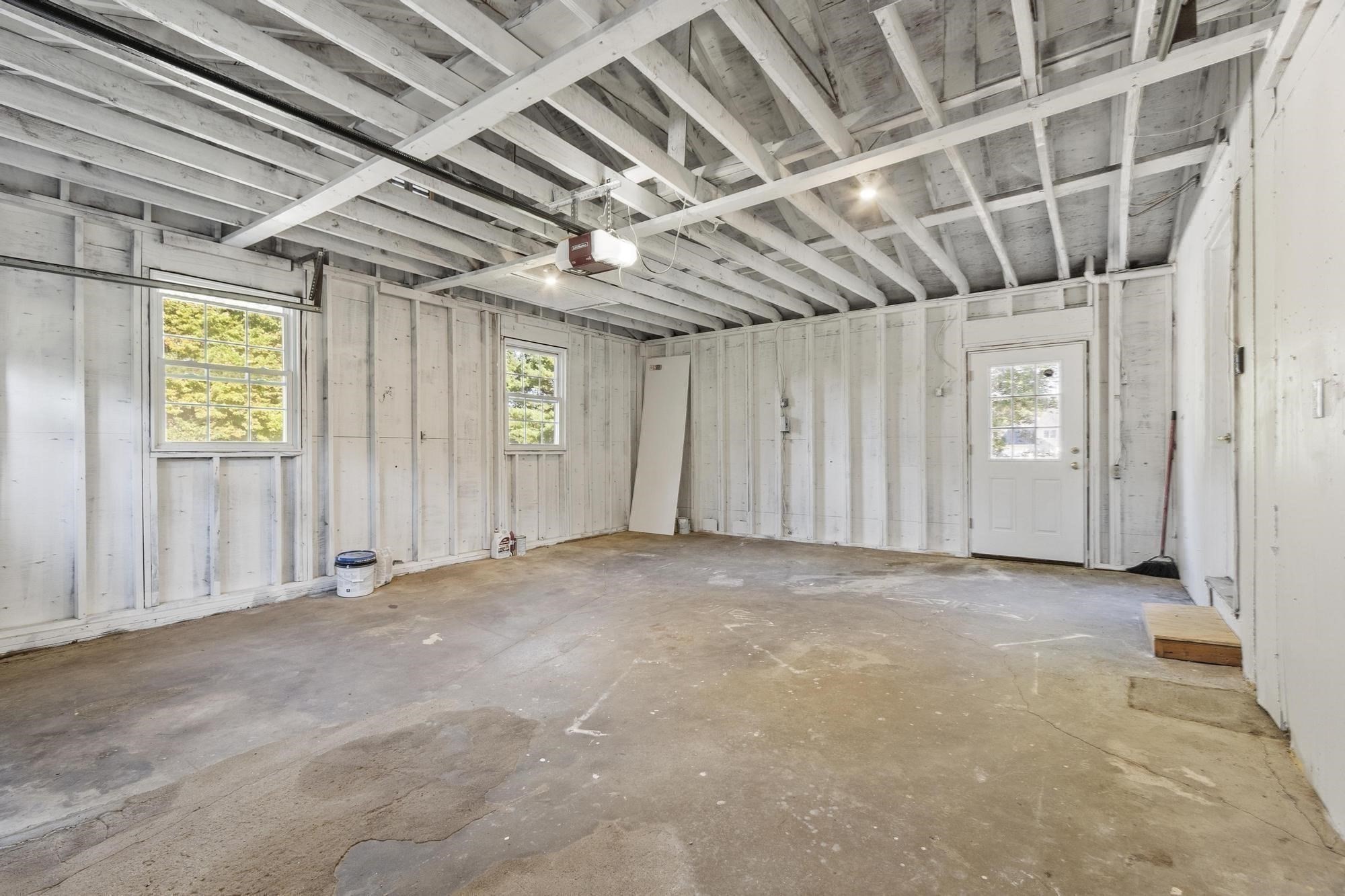 41 Riverview Ave Property Photo 37