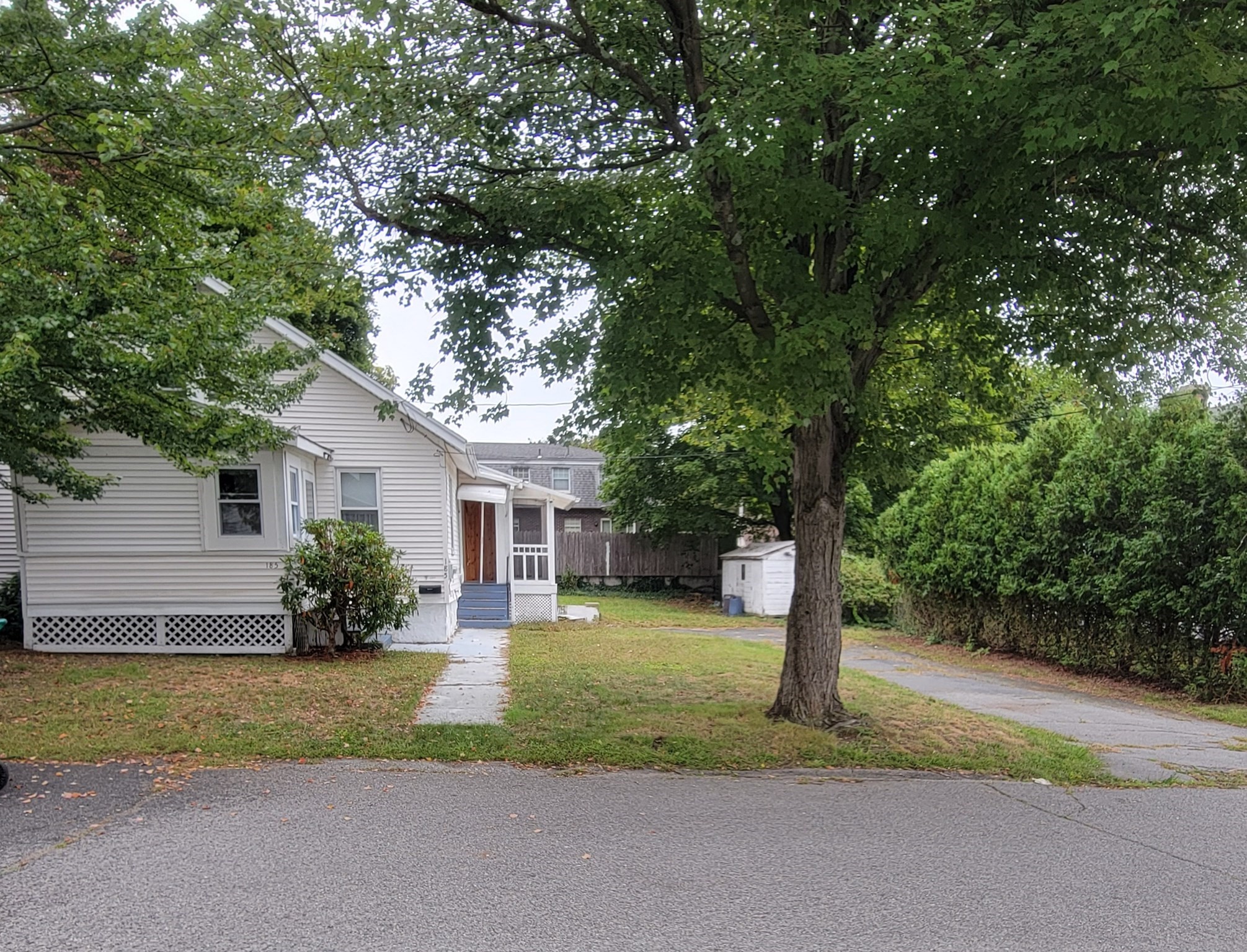 185 Dracut St Property Photo 1
