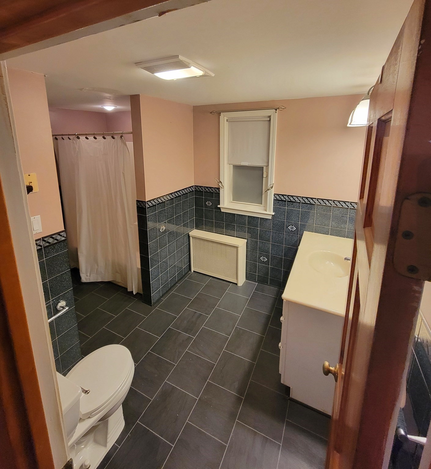 185 Dracut St Property Photo 8