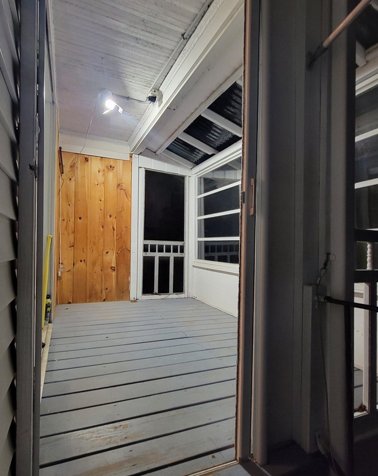 185 Dracut St Property Photo 17