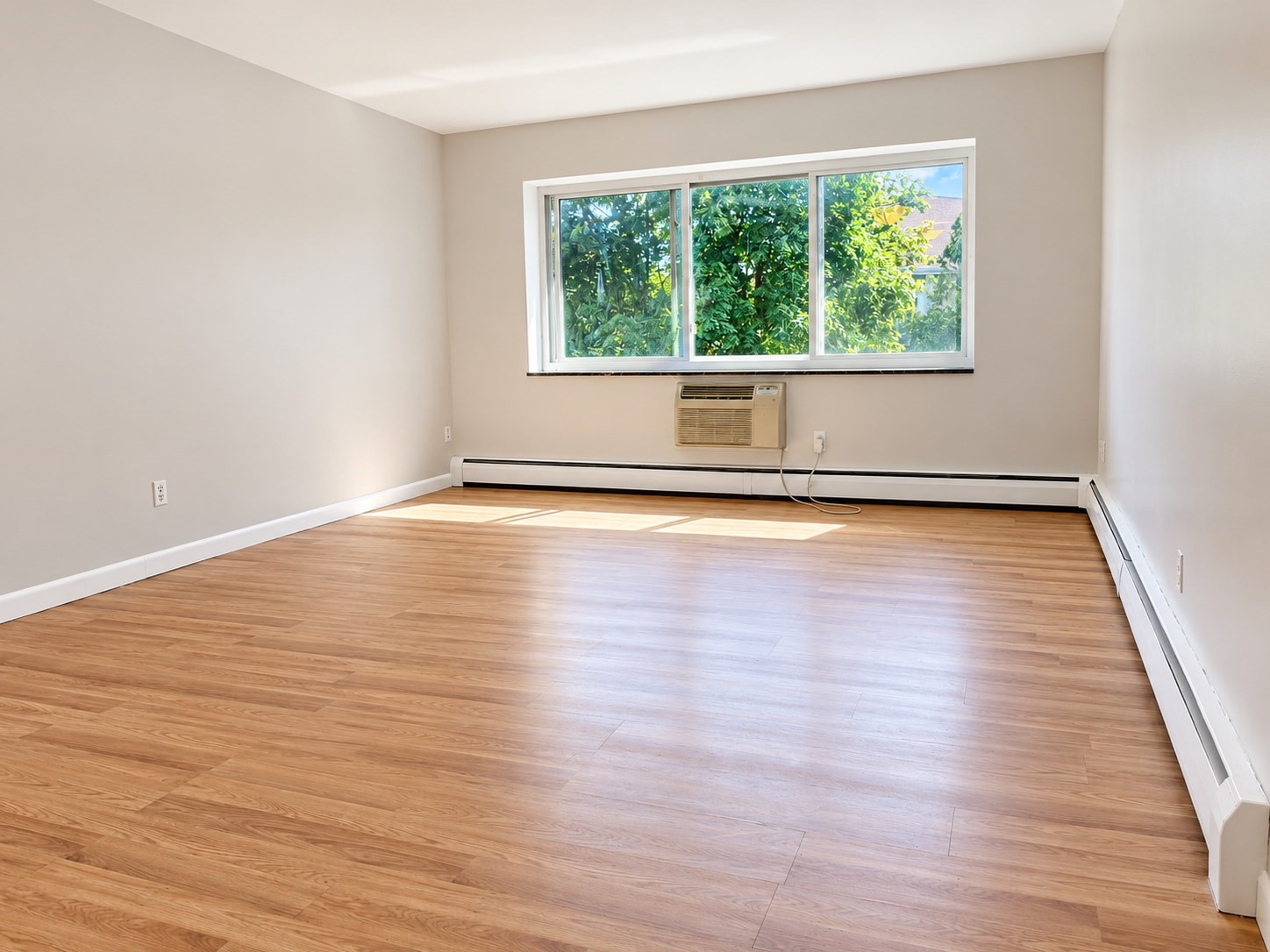185 Salem Street # 11 Property Photo 1