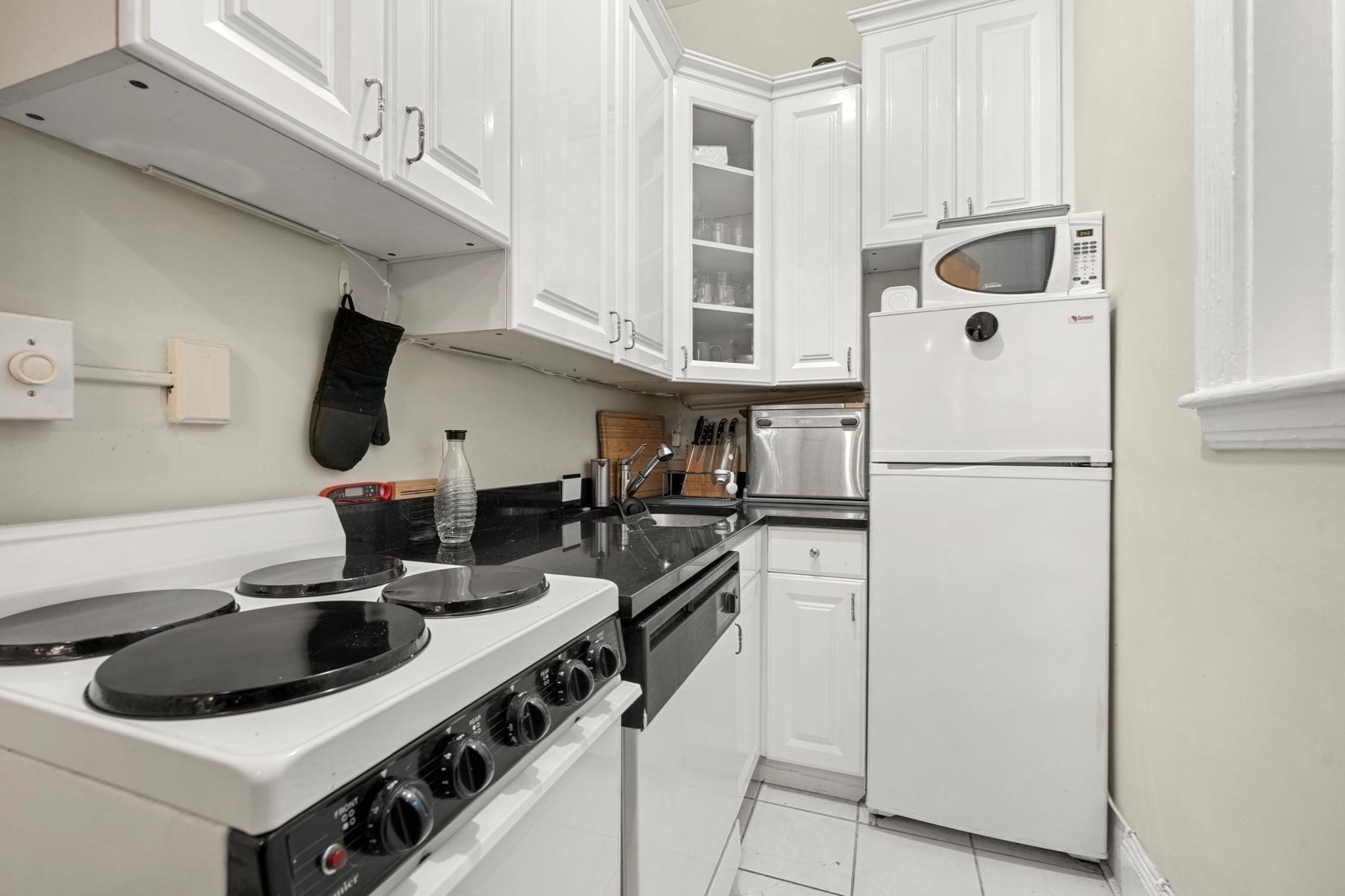 271 Dartmouth St # 4e Property Photo 9