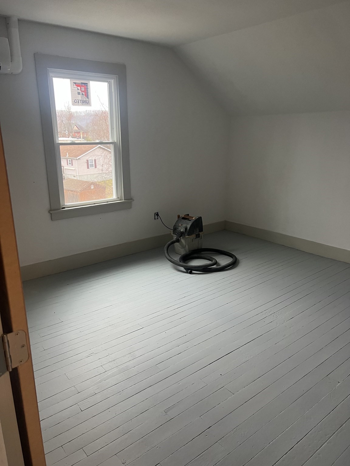 51 Dean St Property Photo 3