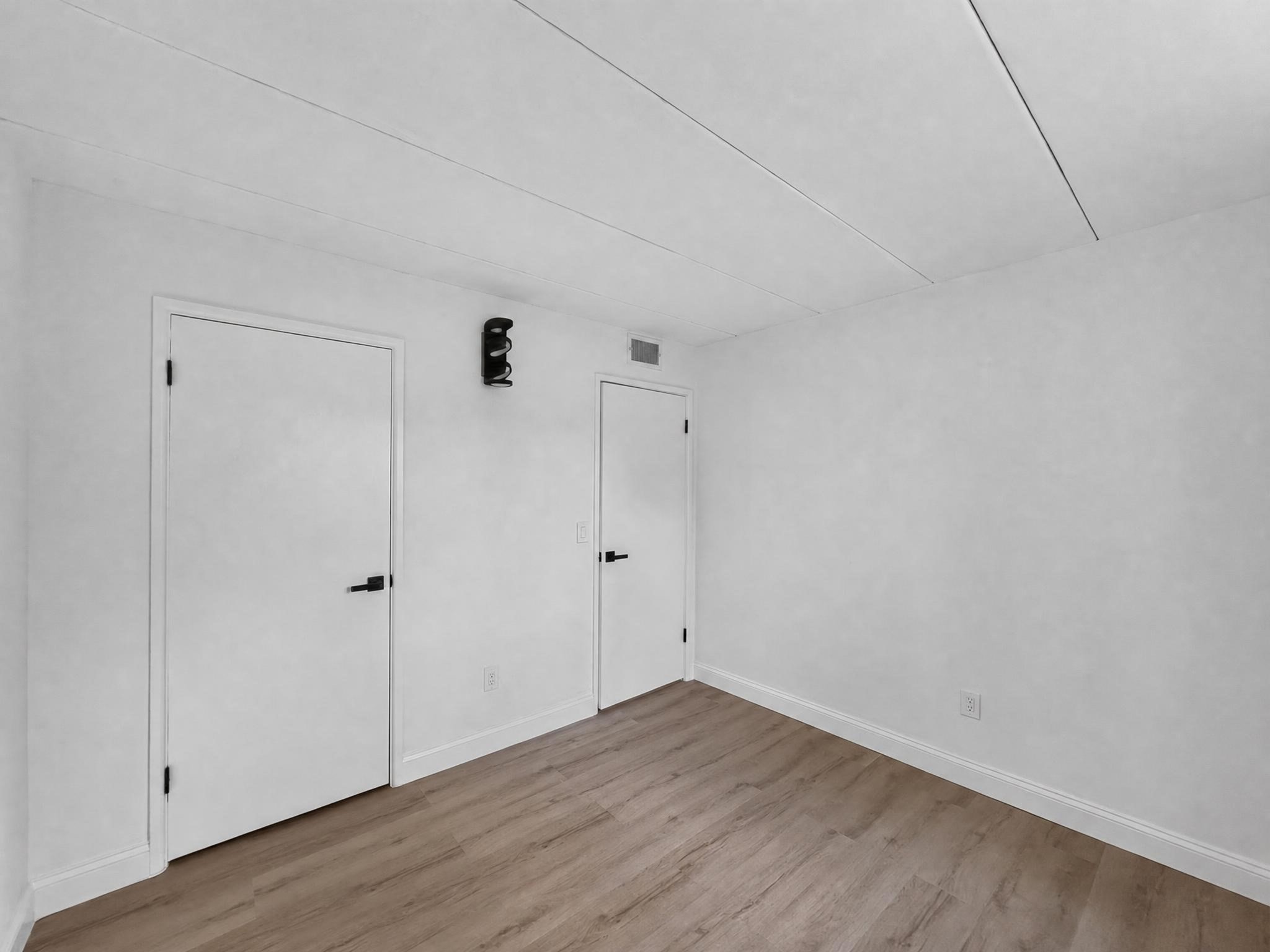 300 Commercial St # 23 Property Photo 18