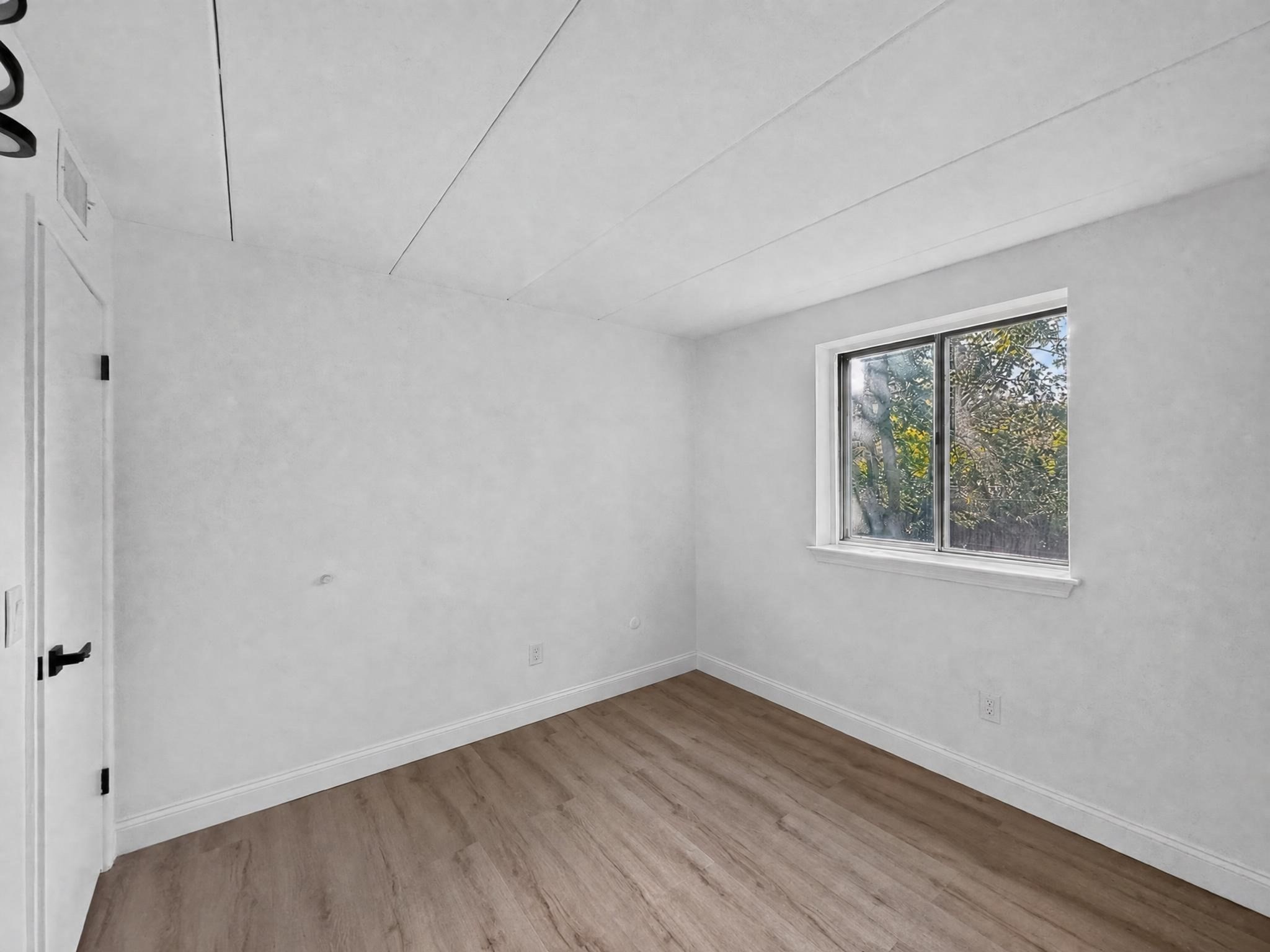 300 Commercial St # 23 Property Photo 19