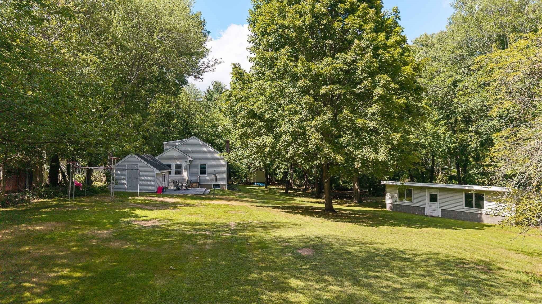 39 Montrose Ave Property Photo 10