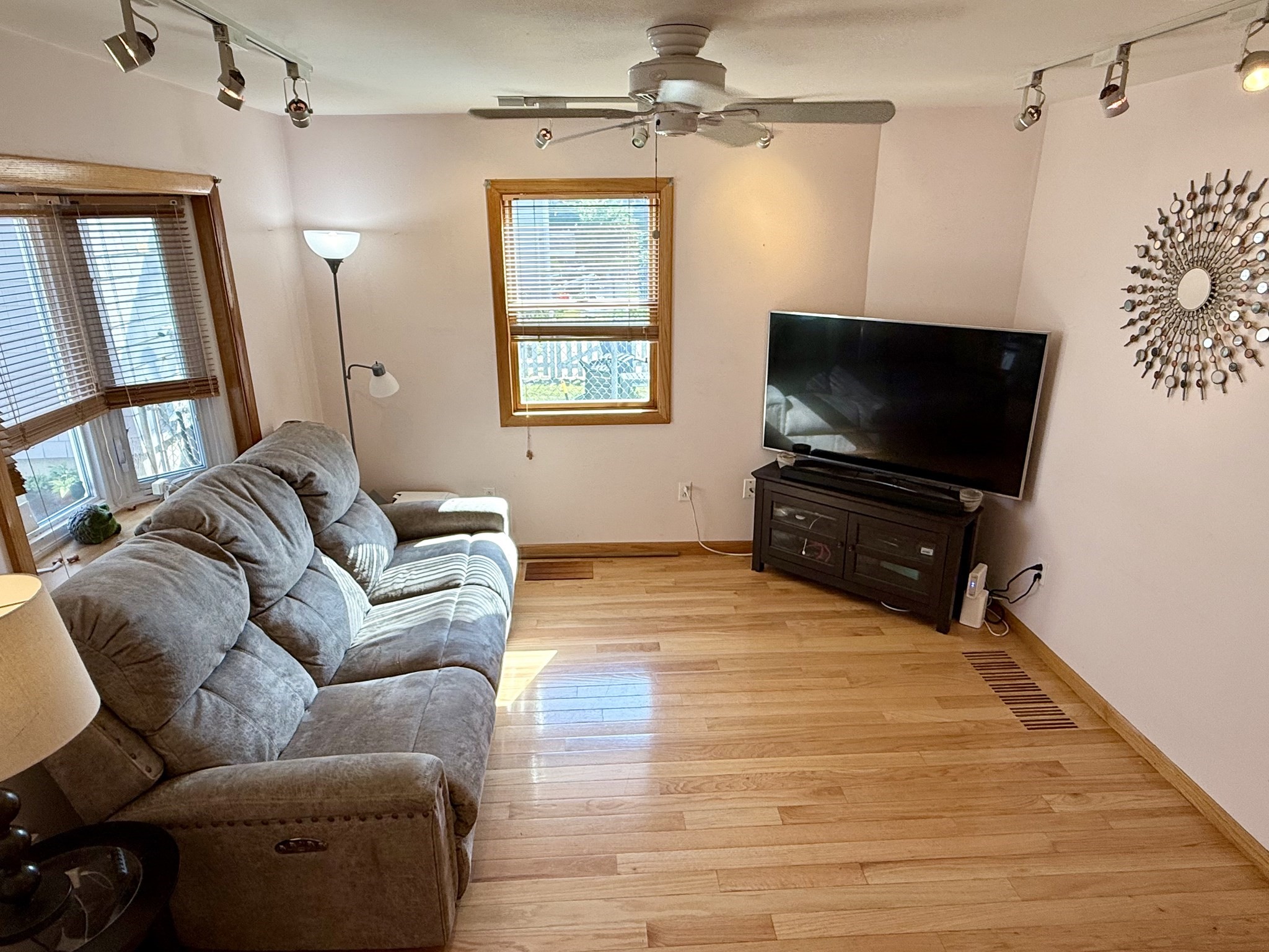 25 Union St Property Photo 2