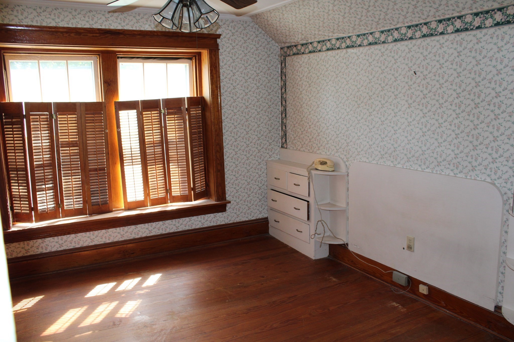 17 Clarence St Property Photo 18
