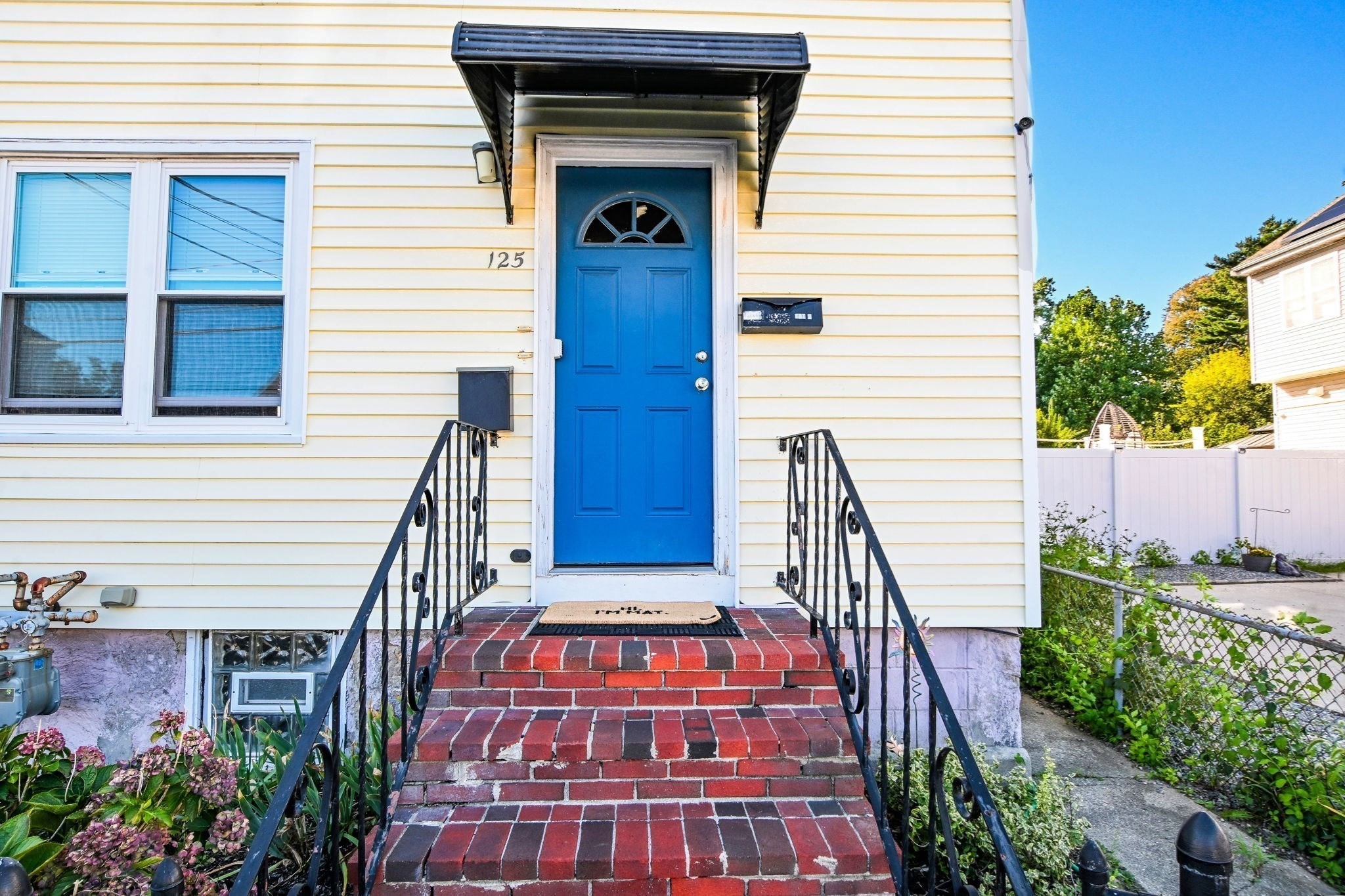125 Field St Property Photo 1
