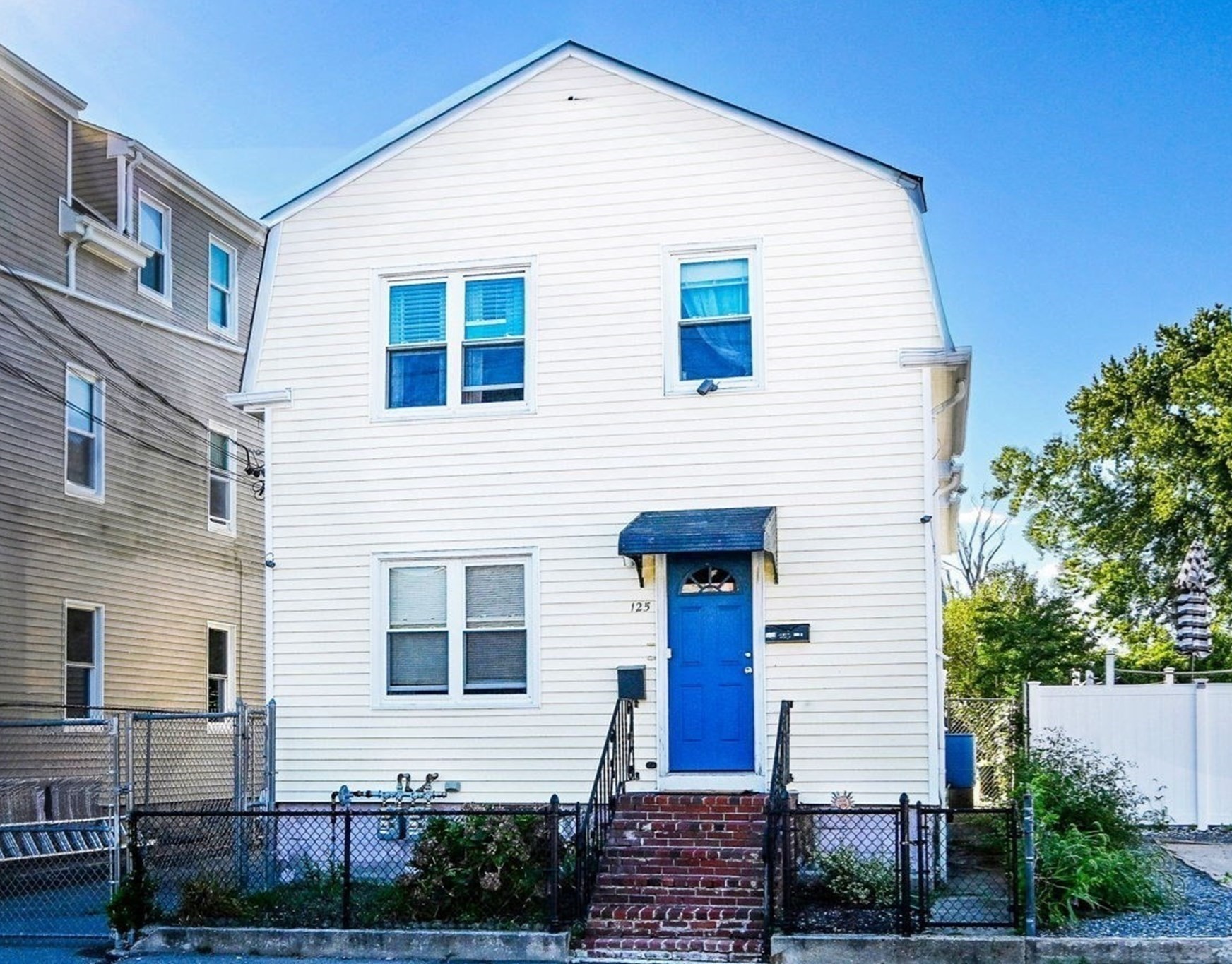 125 Field St Property Photo 1