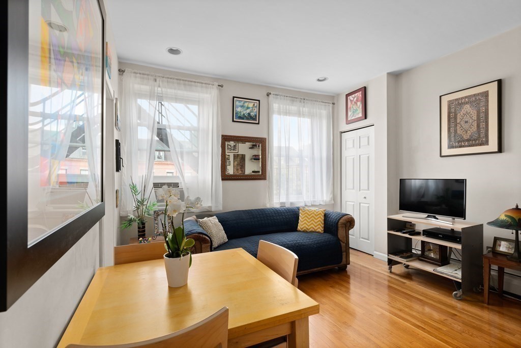 605 Massachusetts # 6 Property Photo 3