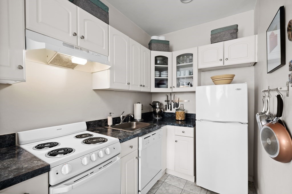 605 Massachusetts # 6 Property Photo 4