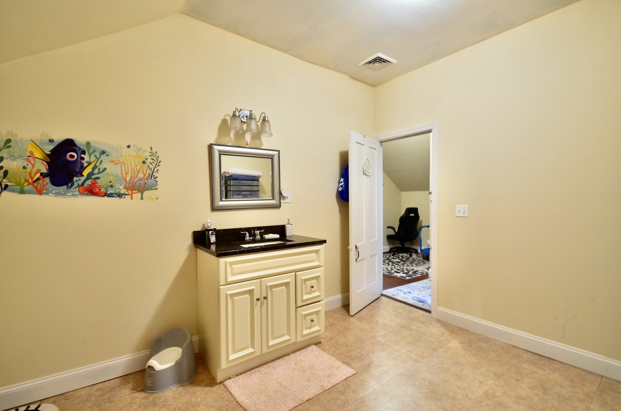 17 Highland St Property Photo 19