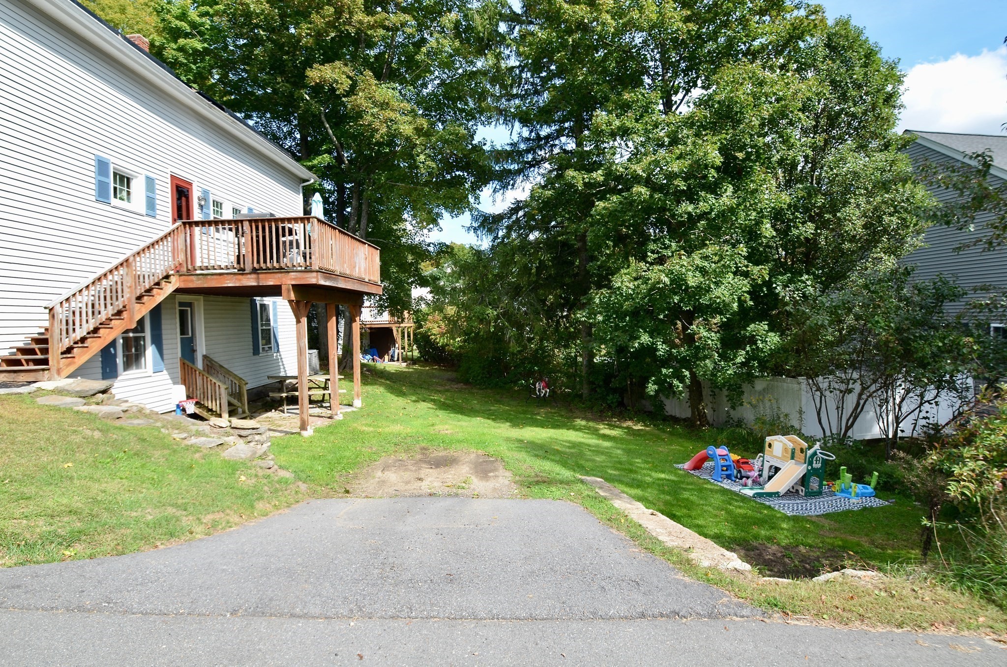 17 Highland St Property Photo 32