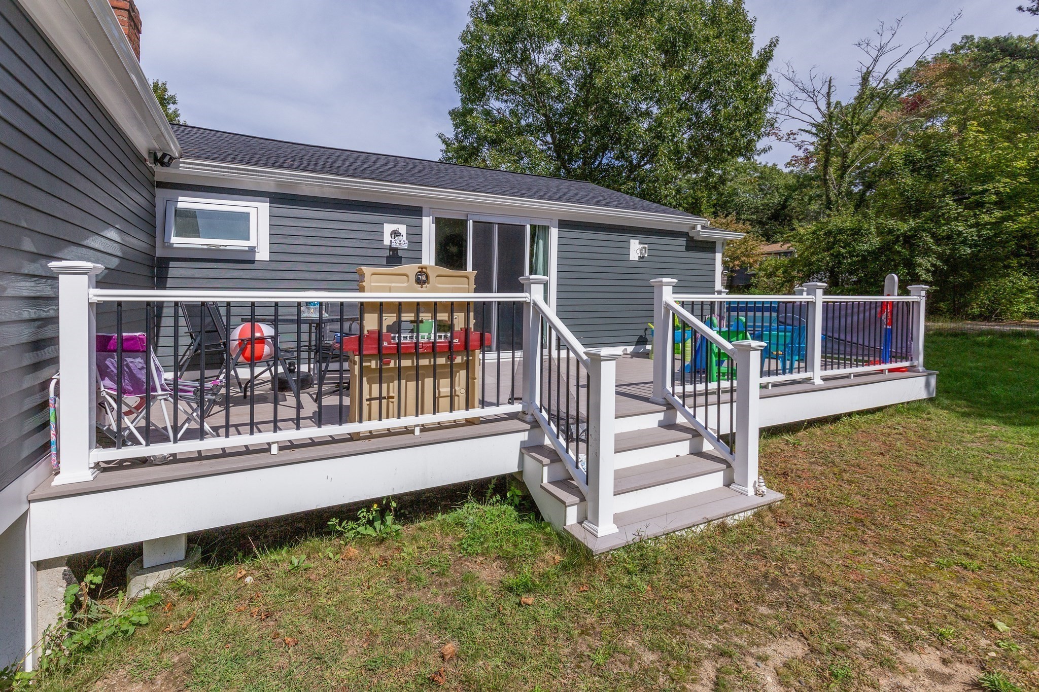 11 Madlyn St Property Photo 4