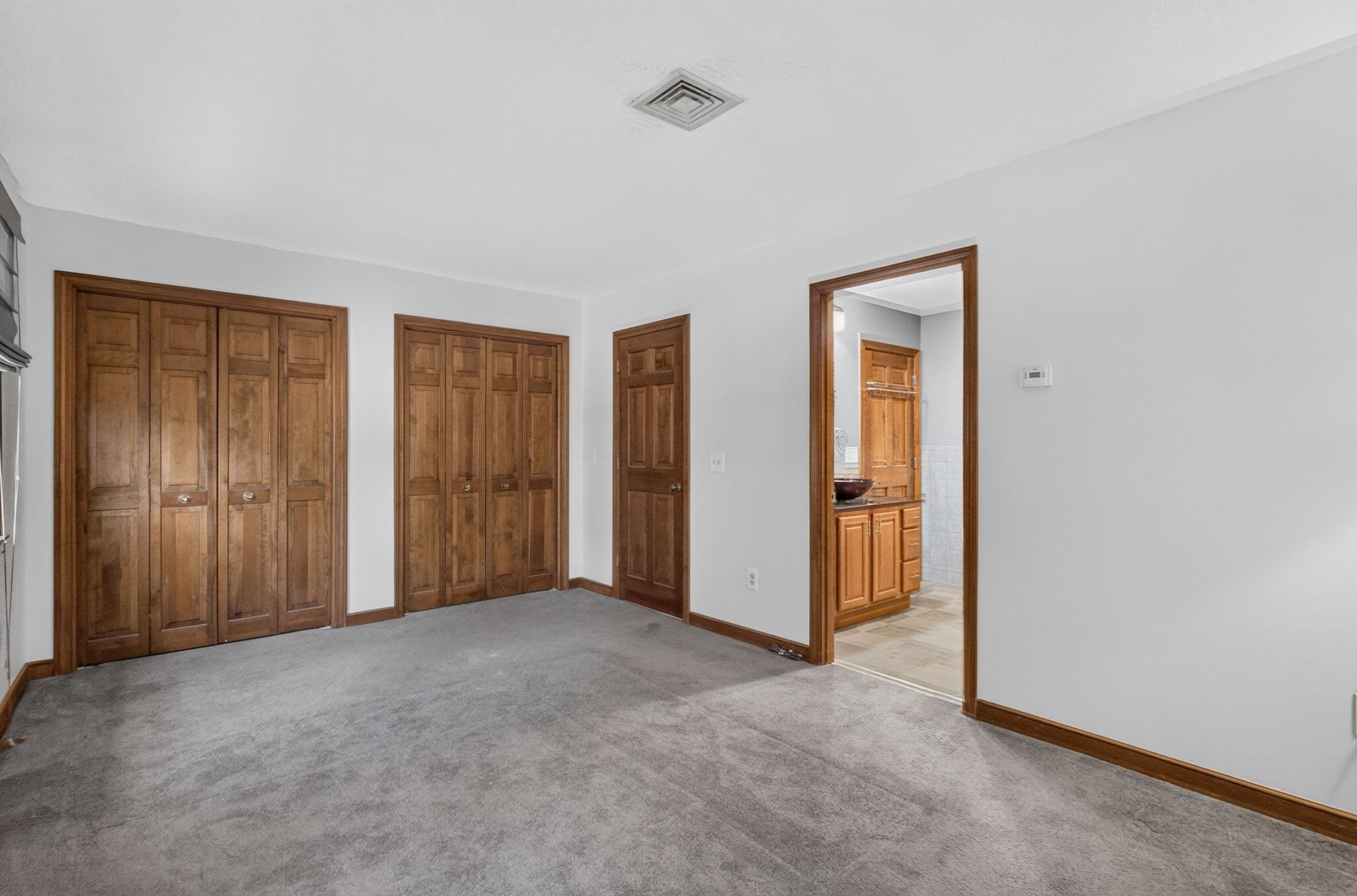 685 Bay St. # 15 Property Photo 16