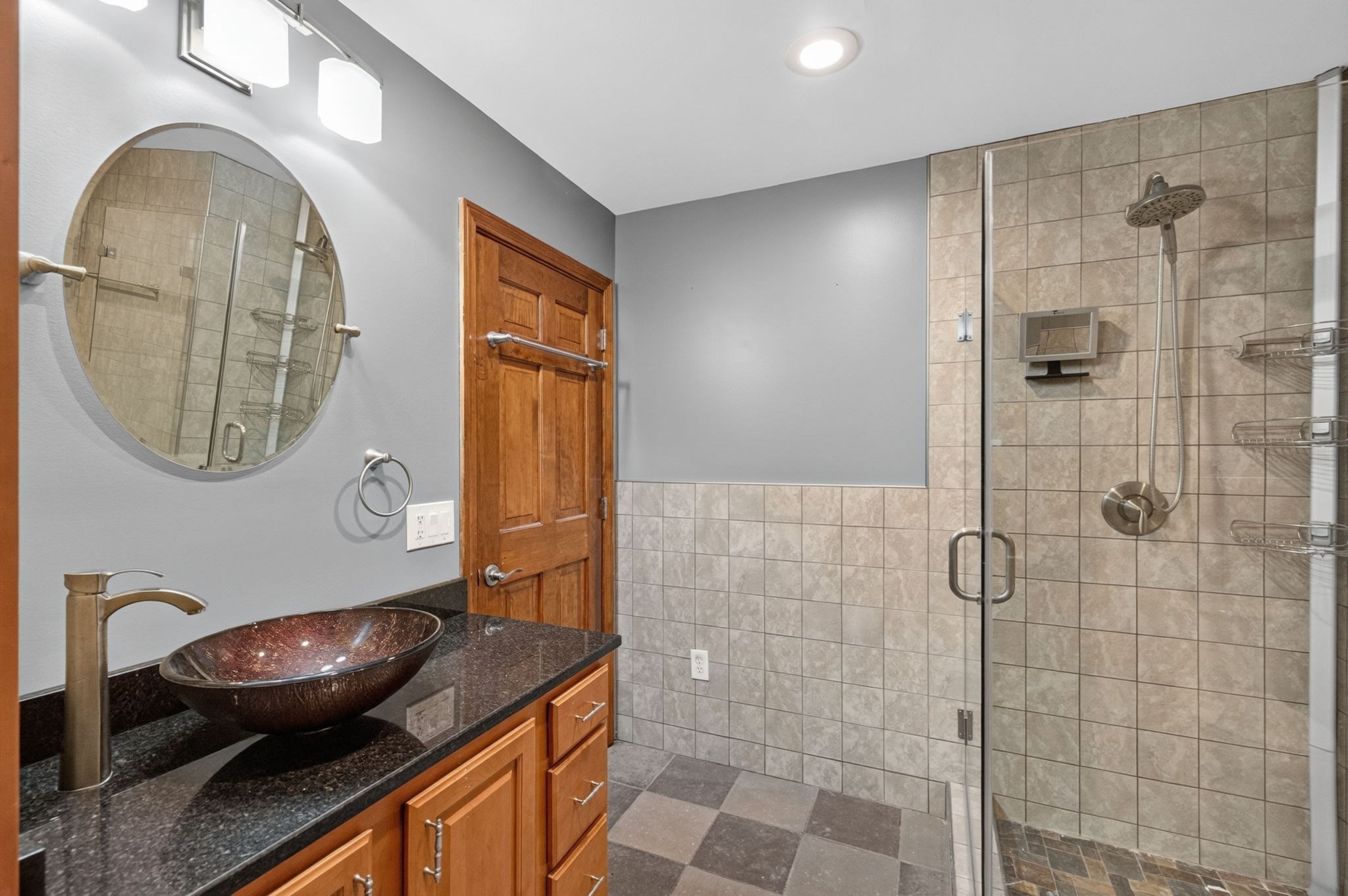 685 Bay St. # 15 Property Photo 17