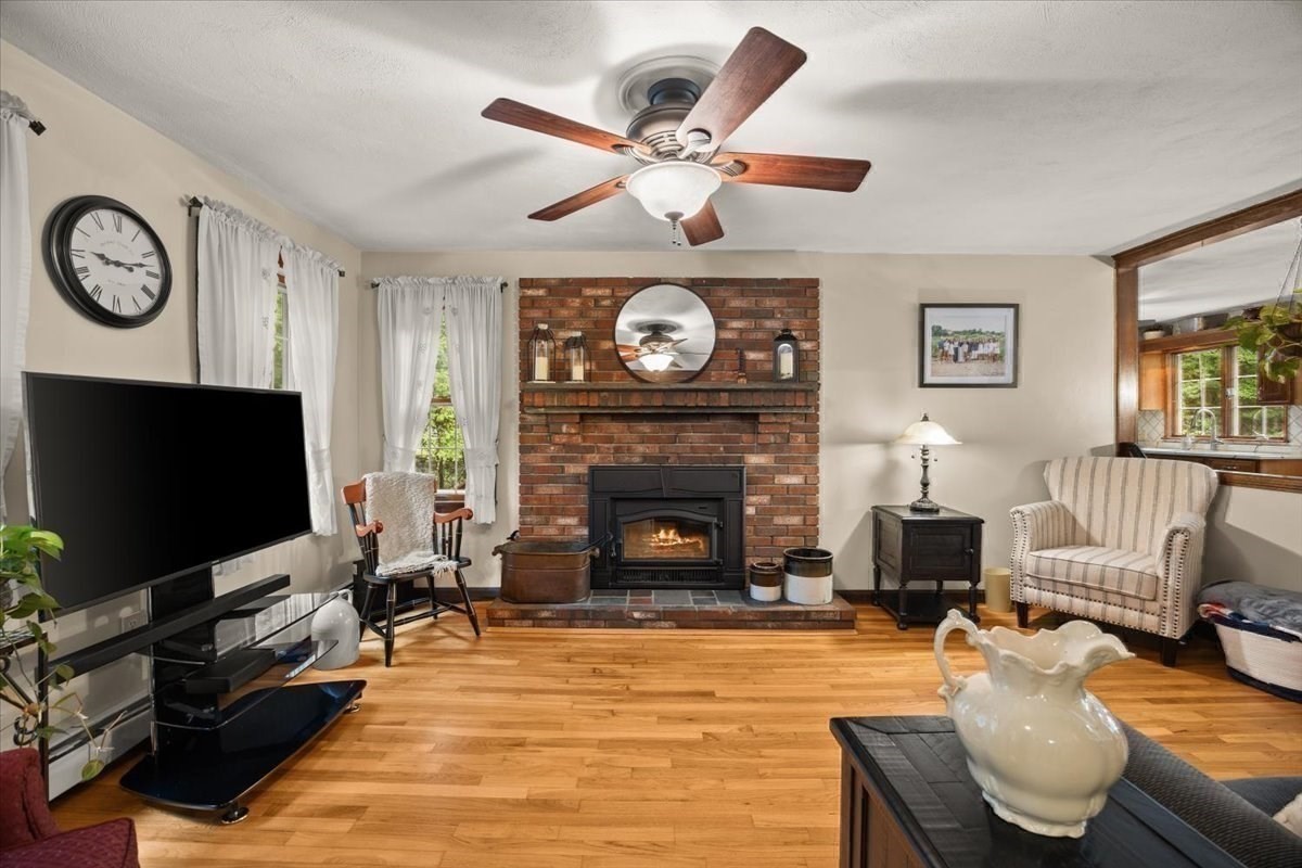 4 Winslow Way Property Photo 10