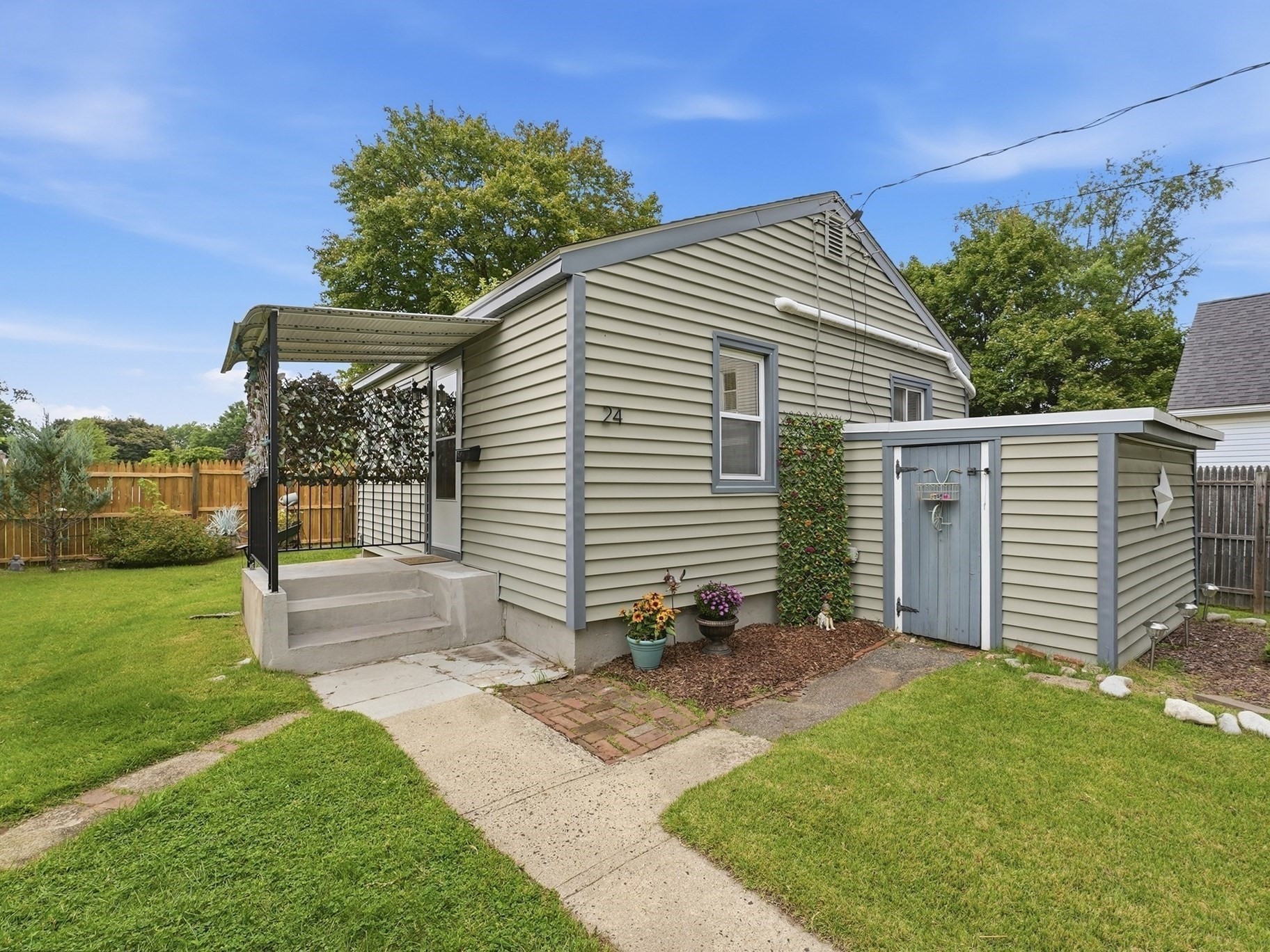 24 Wildermere Street Property Photo 2