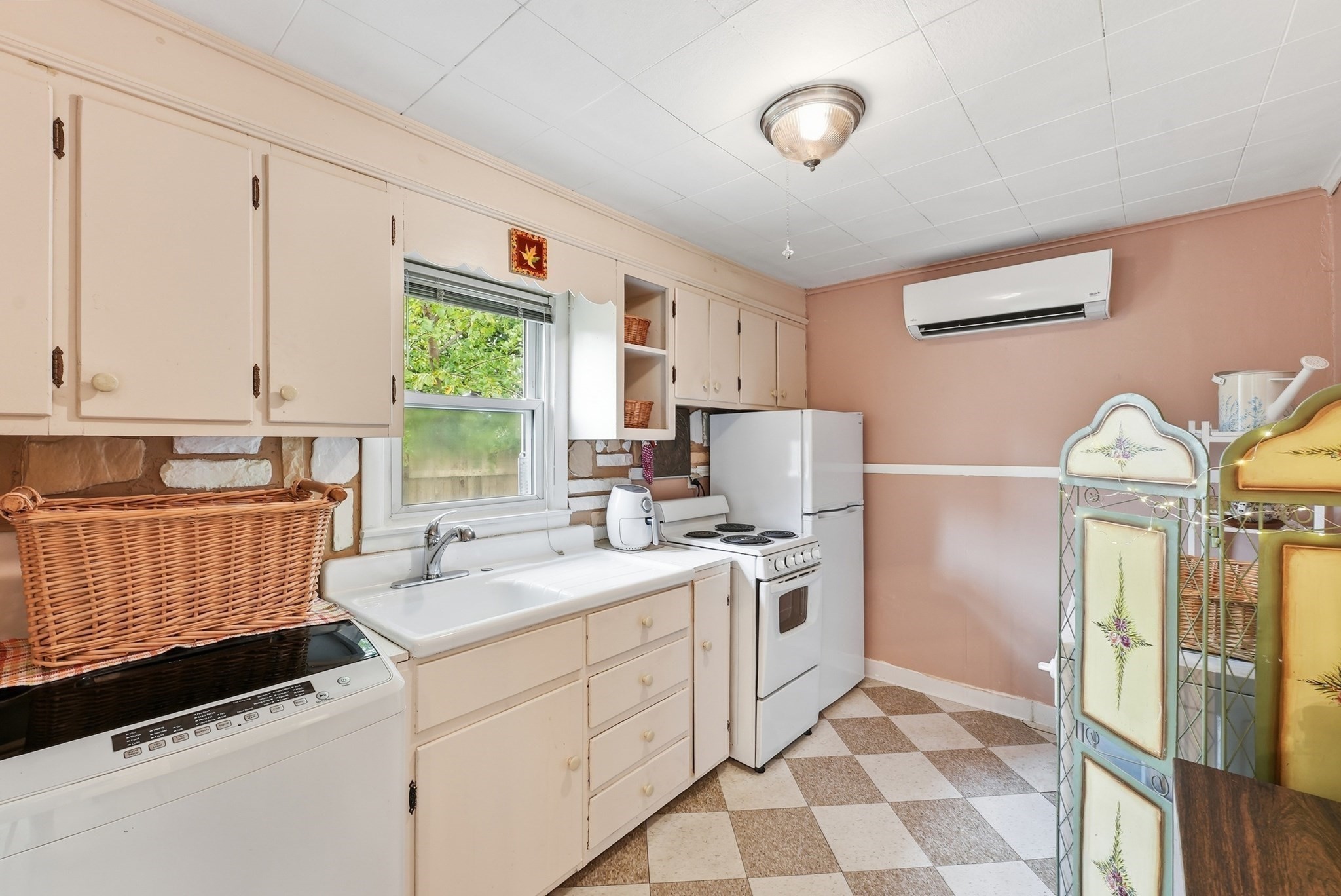 24 Wildermere Street Property Photo 7