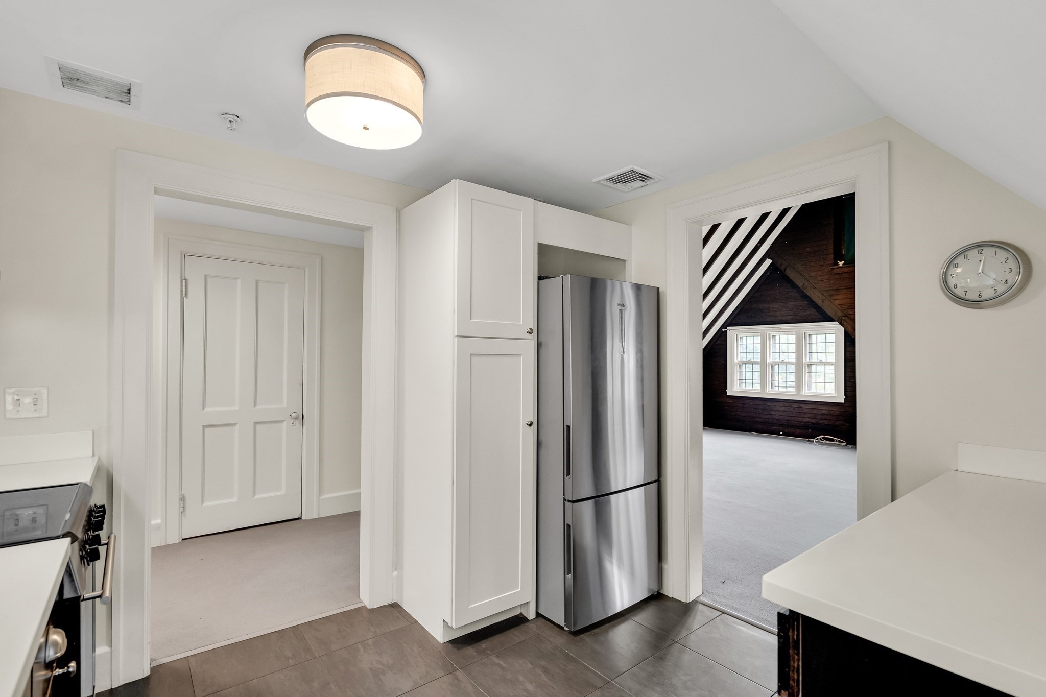 1789 Beacon # 3 Property Photo 8
