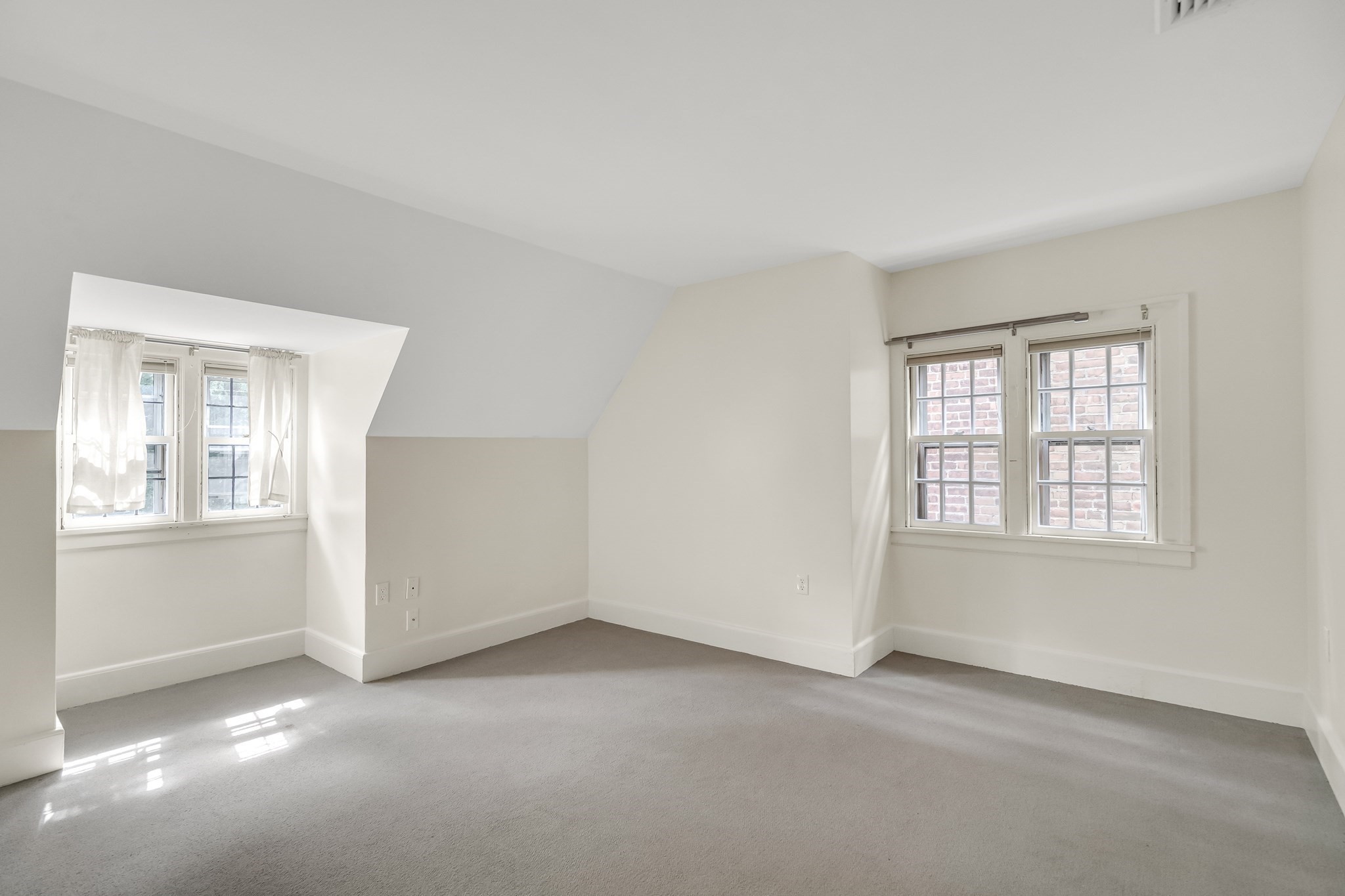 1789 Beacon # 3 Property Photo 11