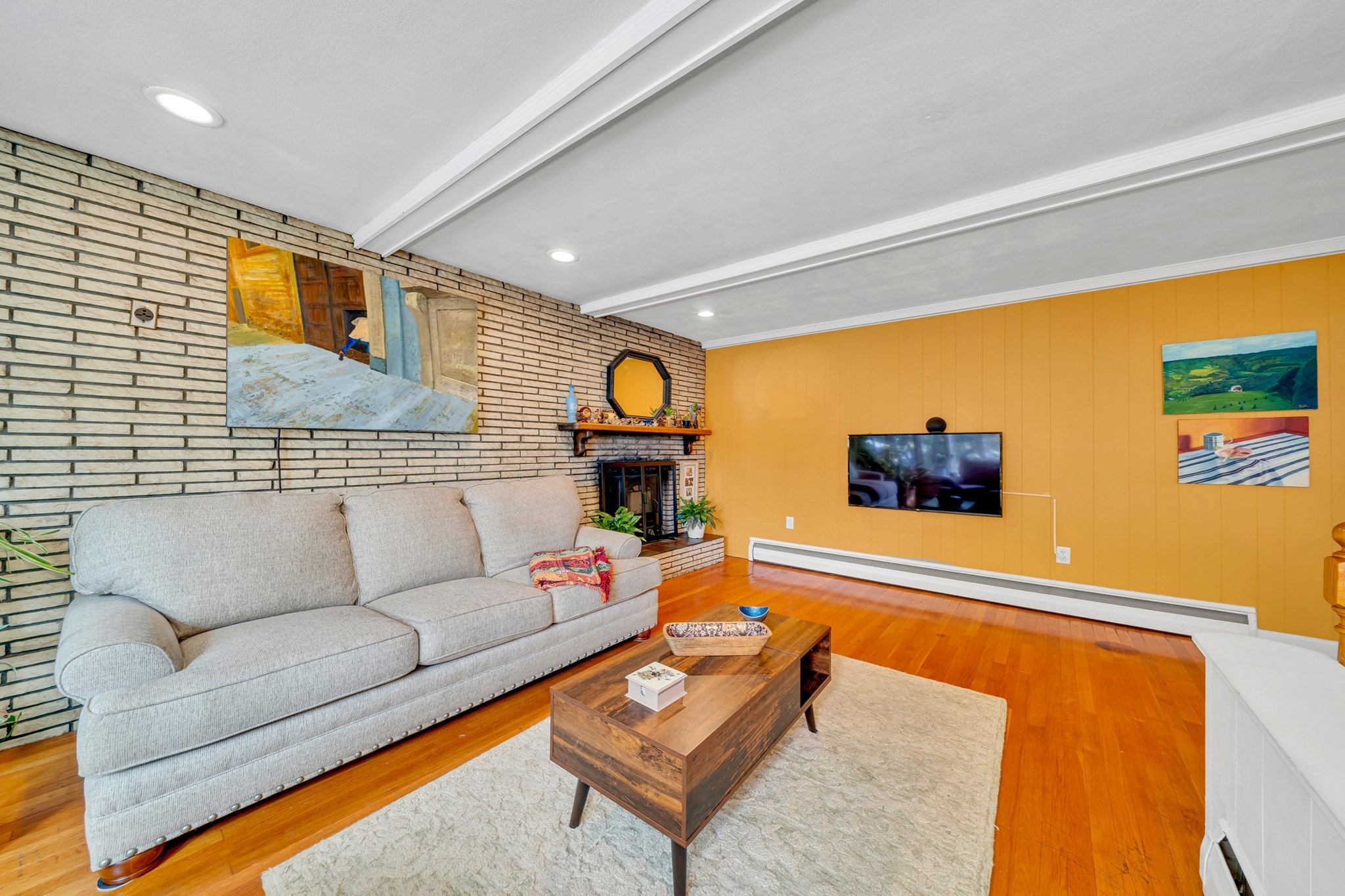 26 Beach St Property Photo 8